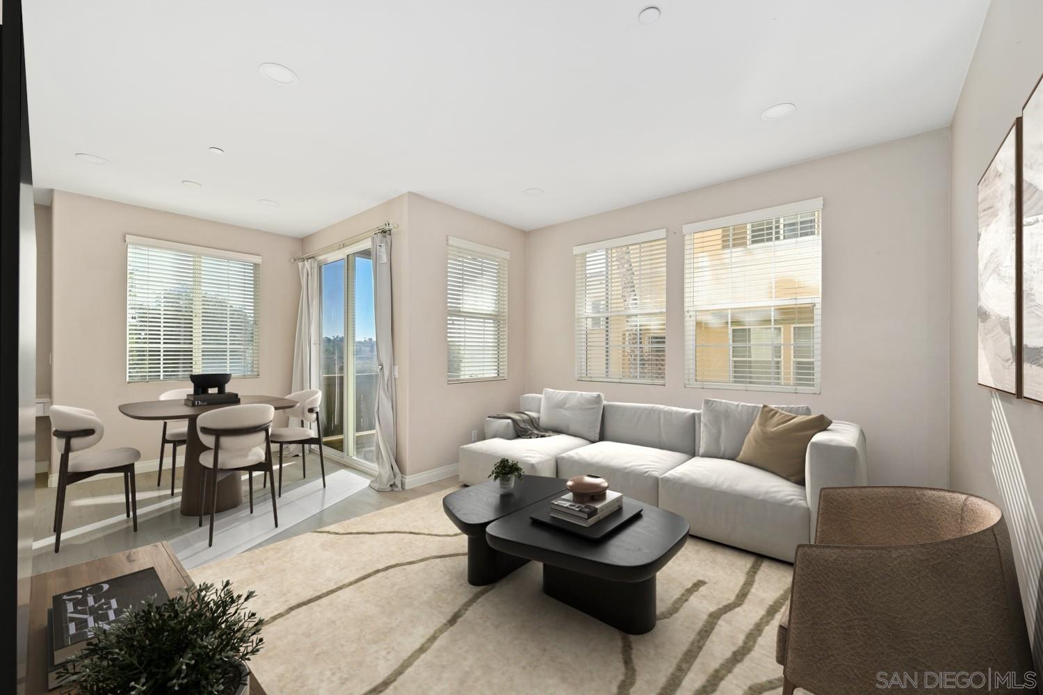 Detail Gallery Image 4 of 30 For 5074  Cascade Way  #102,  Oceanside,  CA 92057 - 2 Beds | 2/1 Baths