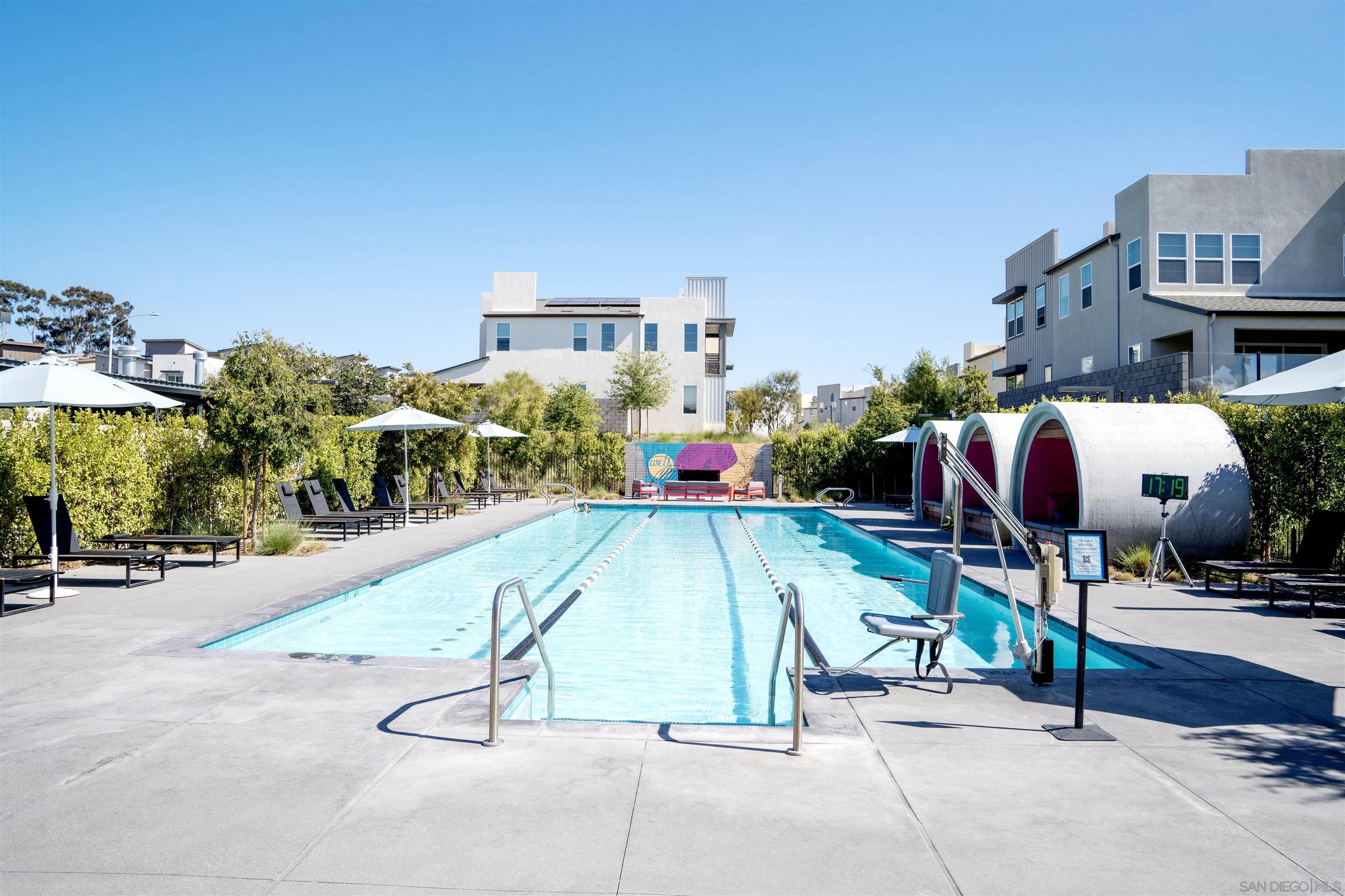 Detail Gallery Image 14 of 19 For 10662  Senna Way, San Diego,  CA 92126 - 4 Beds | 3 Baths