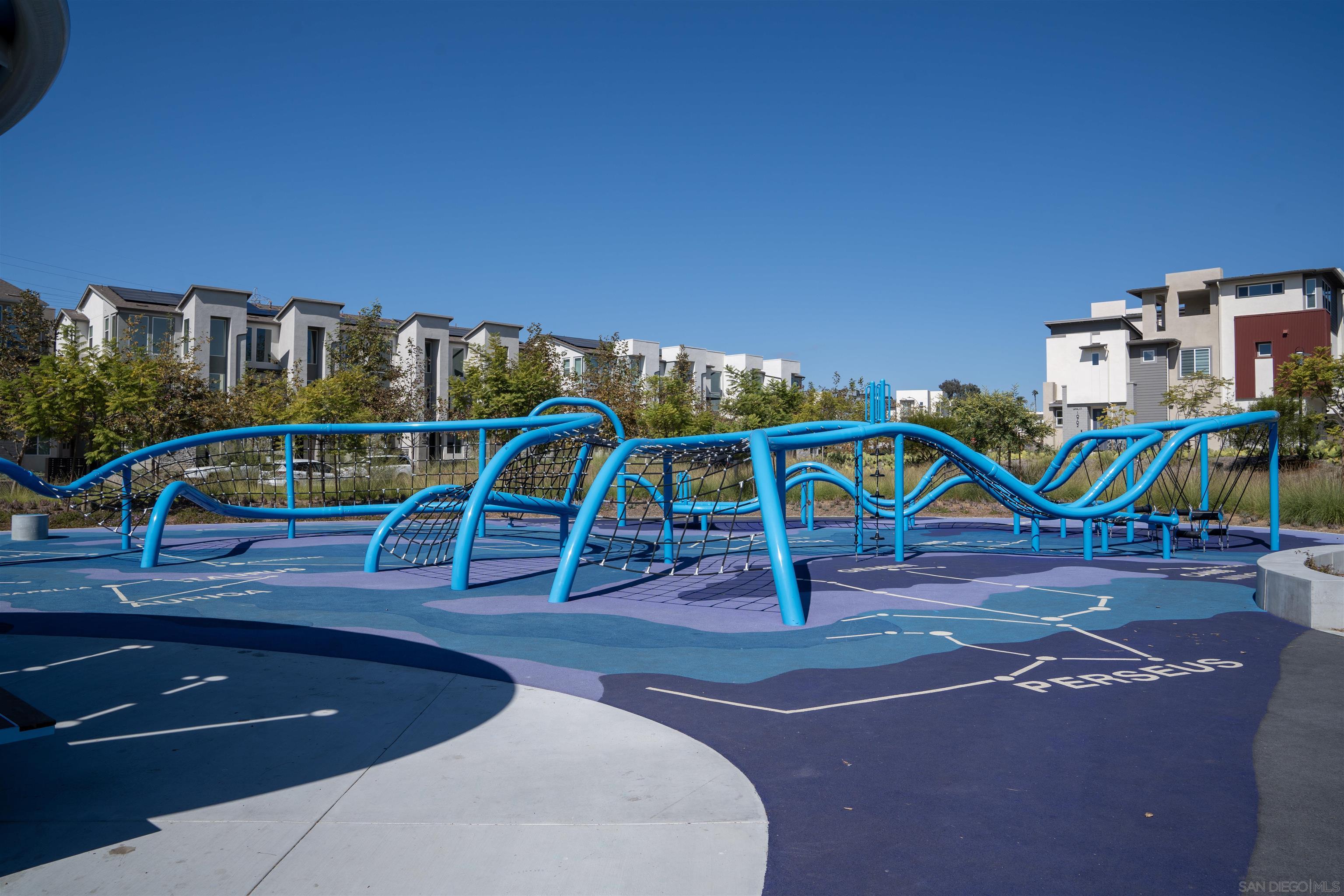 Detail Gallery Image 15 of 19 For 10662  Senna Way, San Diego,  CA 92126 - 4 Beds | 3 Baths