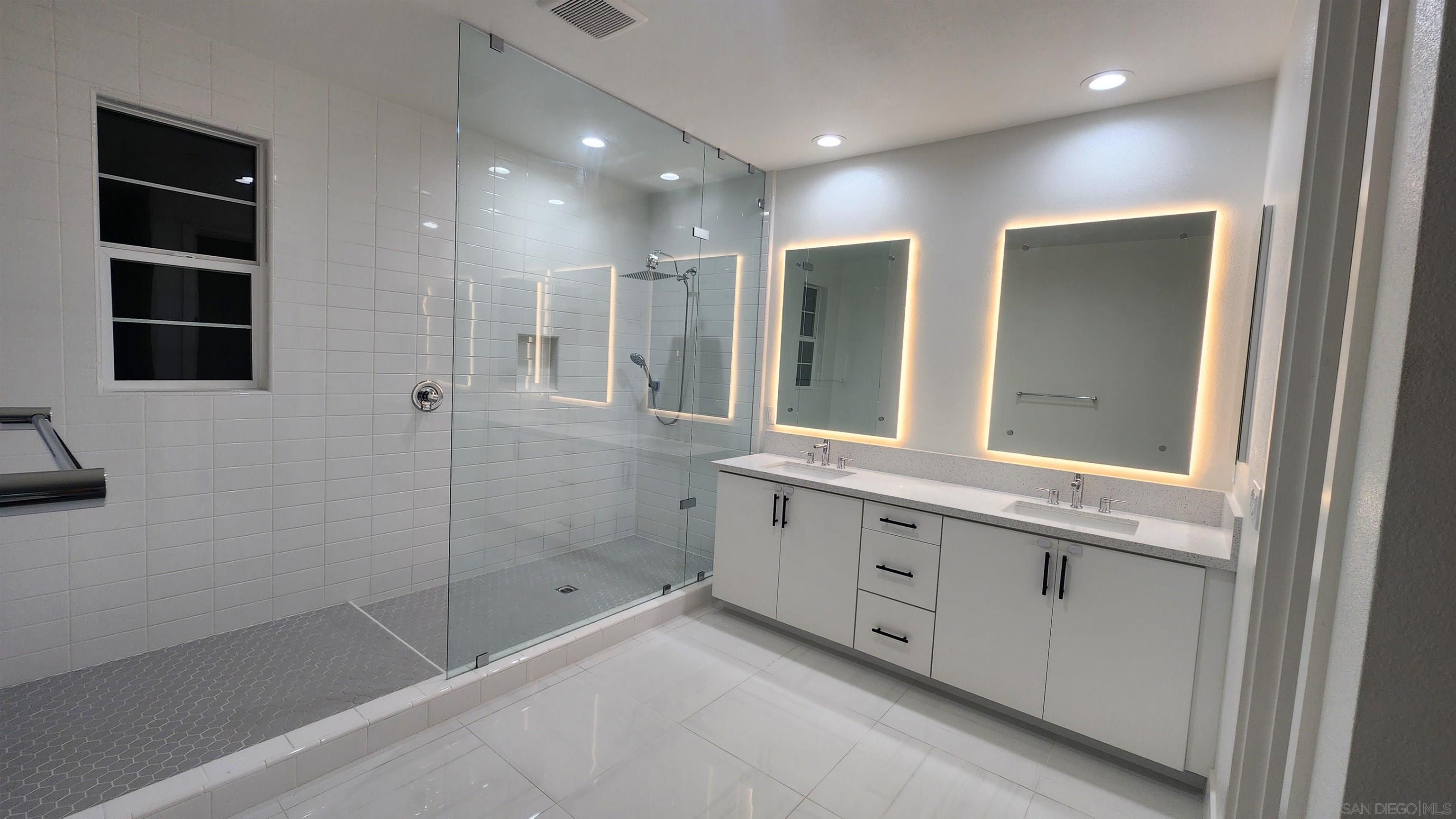 Detail Gallery Image 18 of 19 For 10662  Senna Way, San Diego,  CA 92126 - 4 Beds | 3 Baths