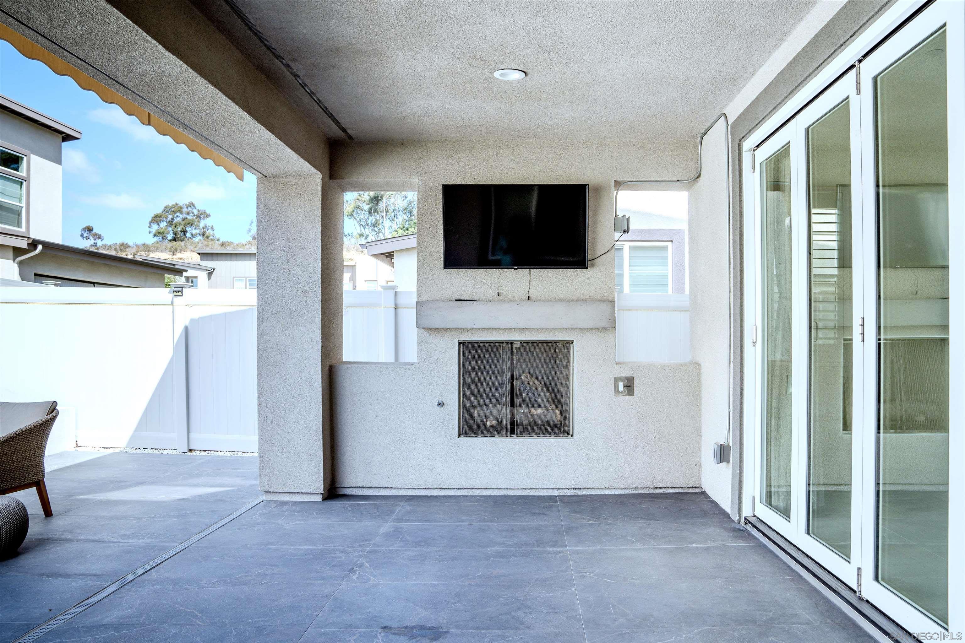 Detail Gallery Image 5 of 19 For 10662  Senna Way, San Diego,  CA 92126 - 4 Beds | 3 Baths