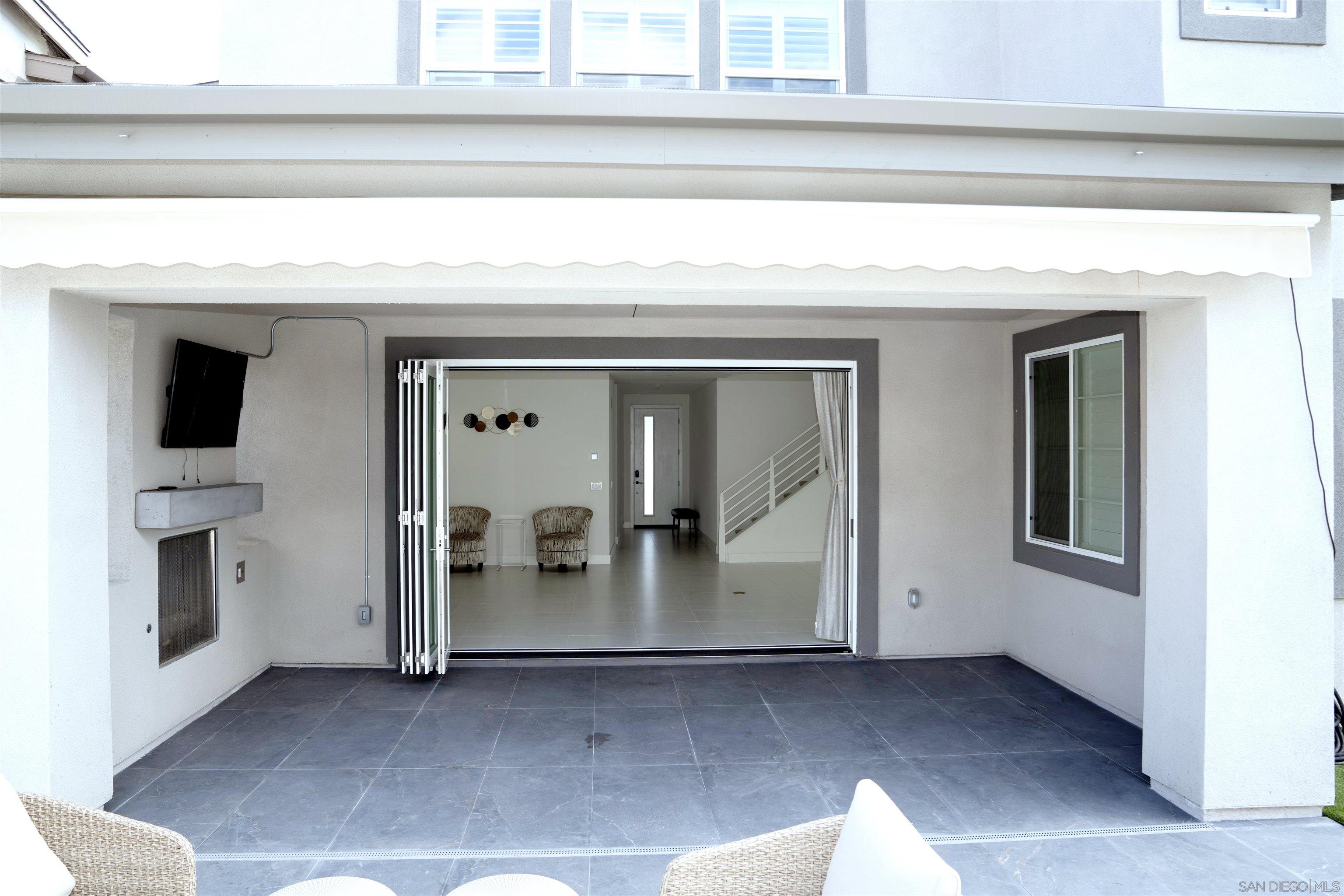 Detail Gallery Image 6 of 19 For 10662  Senna Way, San Diego,  CA 92126 - 4 Beds | 3 Baths