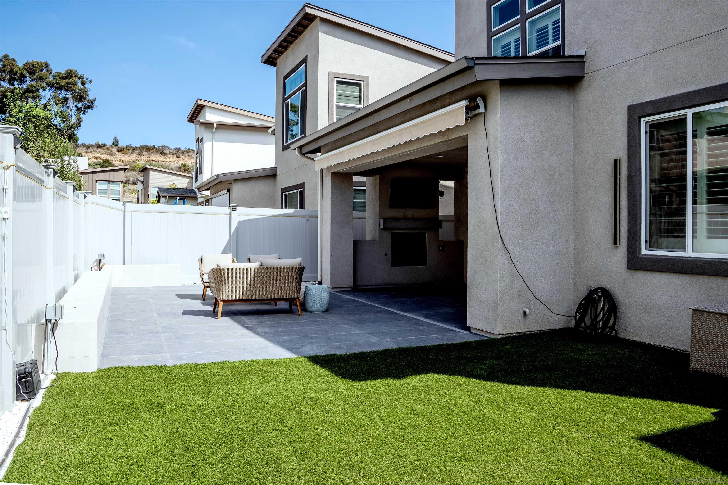 Detail Gallery Image 7 of 19 For 10662  Senna Way, San Diego,  CA 92126 - 4 Beds | 3 Baths