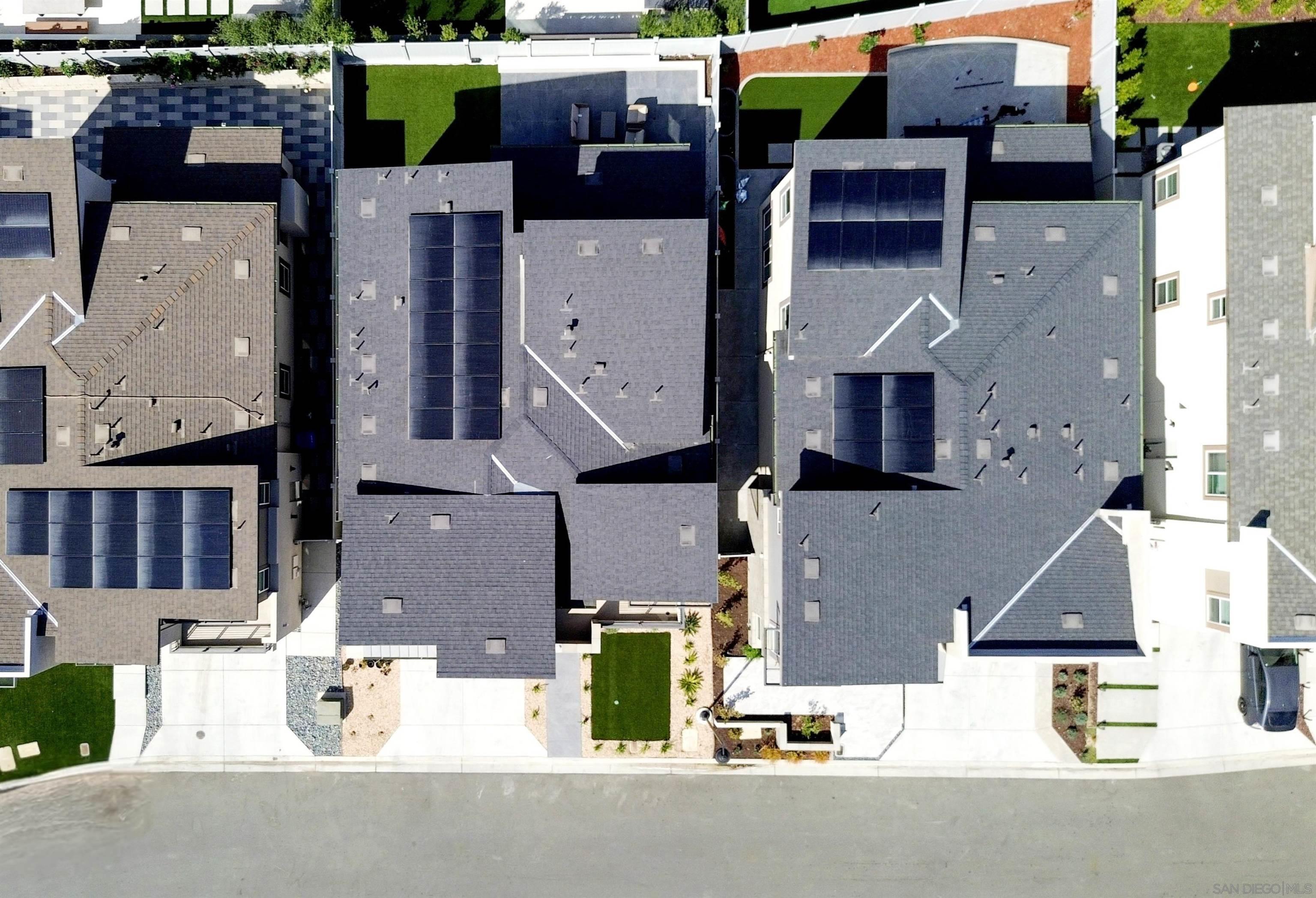 Detail Gallery Image 9 of 19 For 10662  Senna Way, San Diego,  CA 92126 - 4 Beds | 3 Baths