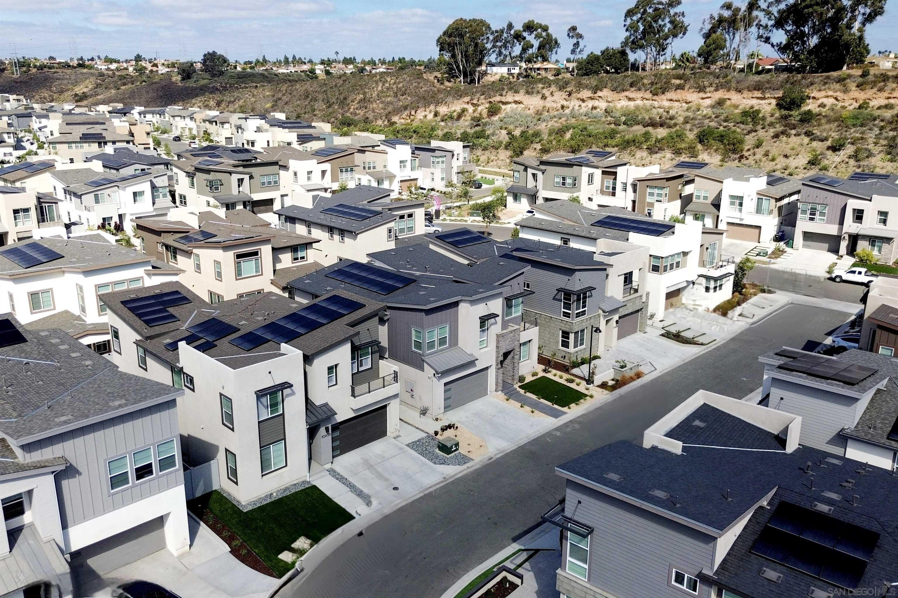 Detail Gallery Image 10 of 19 For 10662  Senna Way, San Diego,  CA 92126 - 4 Beds | 3 Baths