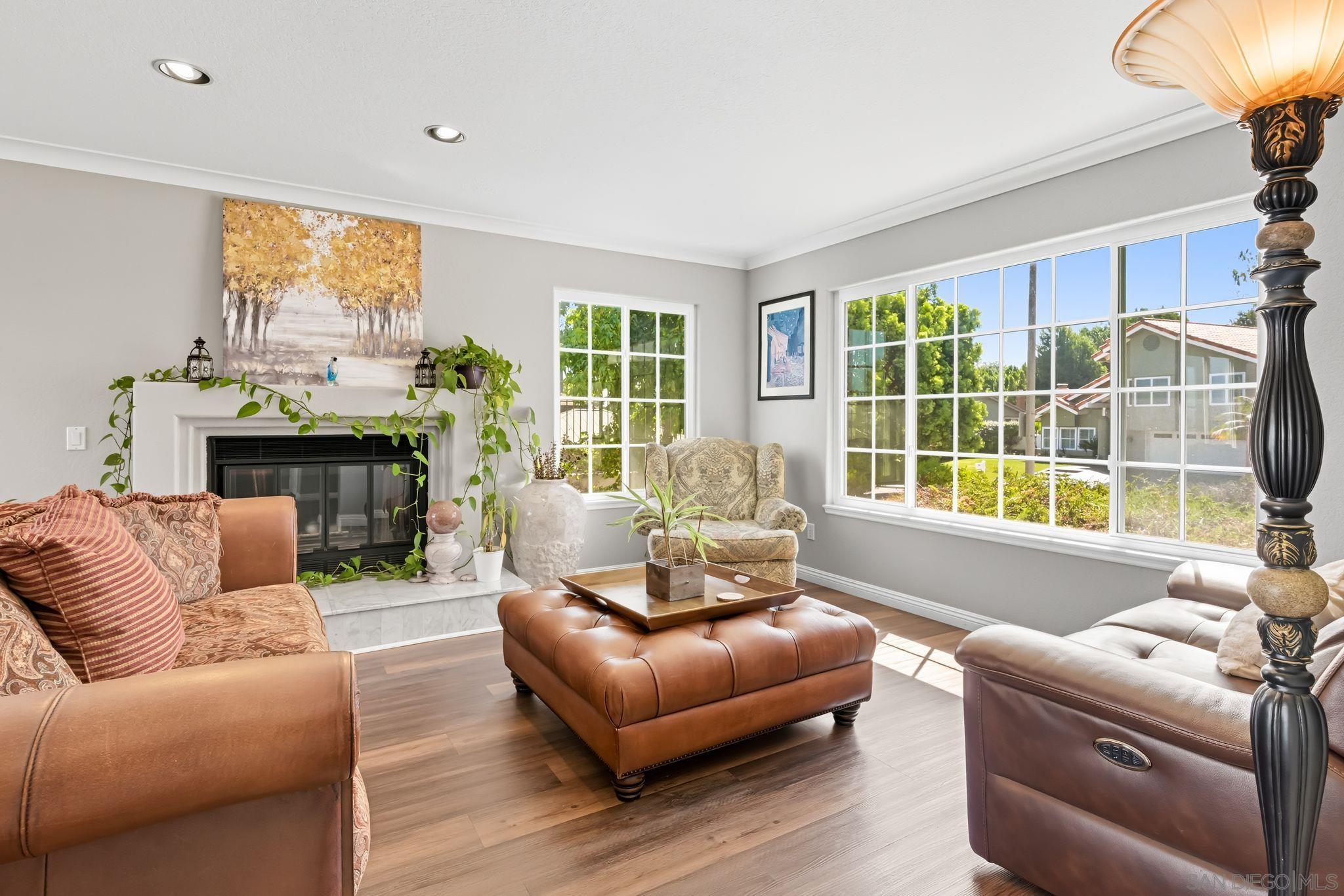 Detail Gallery Image 2 of 24 For 363  Surrey Dr, Bonita,  CA 91902 - 5 Beds | 3/1 Baths