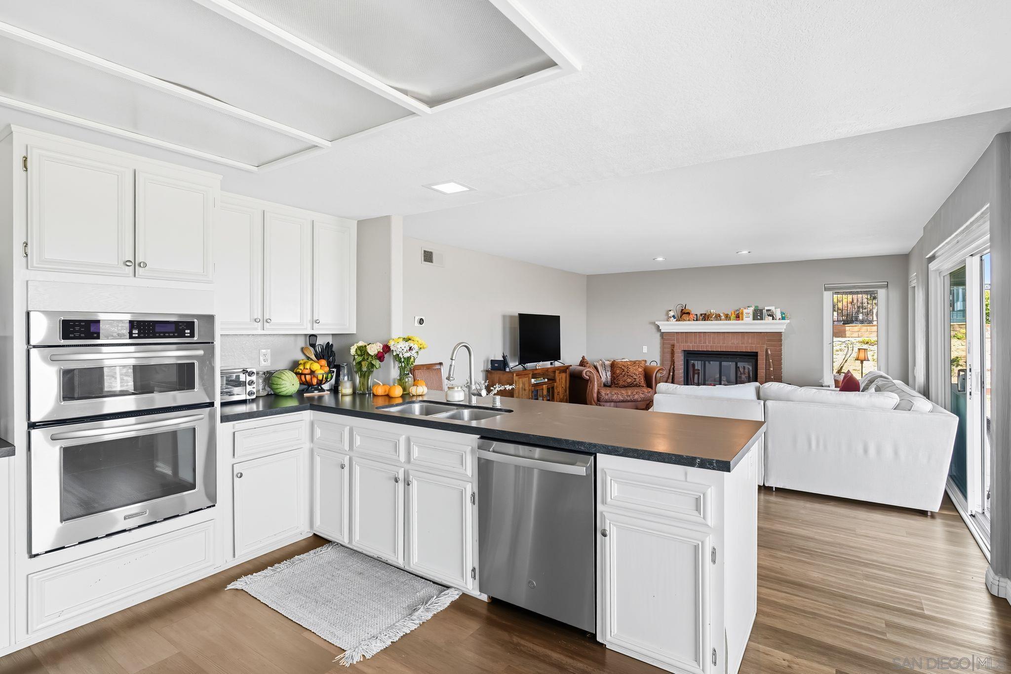 Detail Gallery Image 12 of 24 For 363  Surrey Dr, Bonita,  CA 91902 - 5 Beds | 3/1 Baths