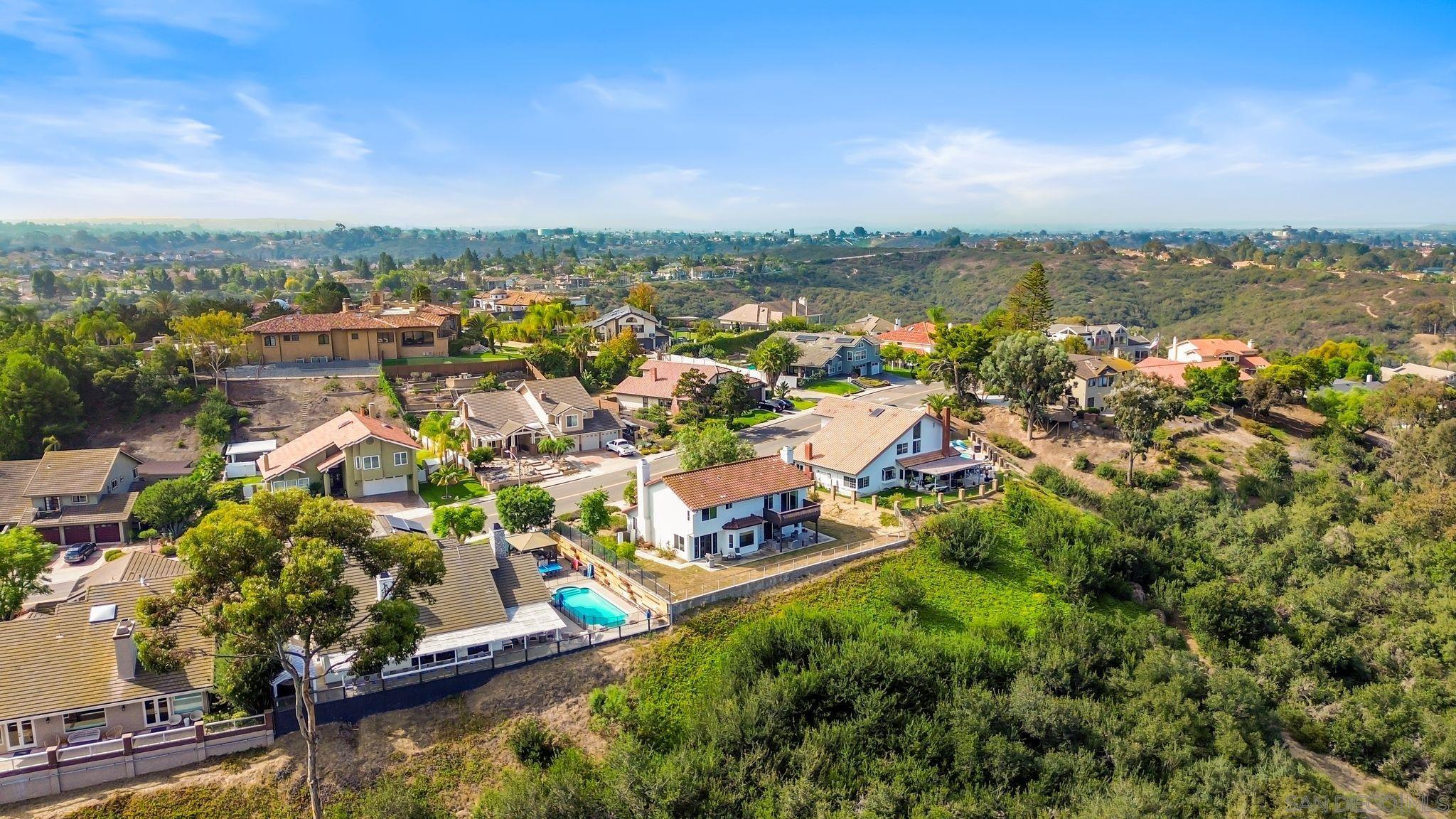 Detail Gallery Image 4 of 24 For 363  Surrey Dr, Bonita,  CA 91902 - 5 Beds | 3/1 Baths