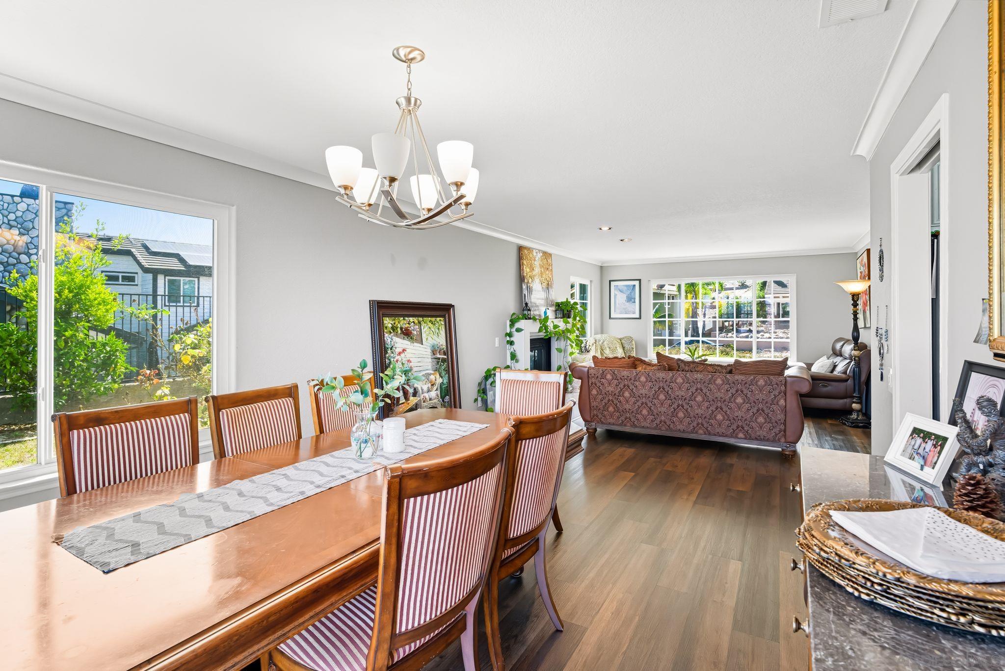 Detail Gallery Image 7 of 24 For 363  Surrey Dr, Bonita,  CA 91902 - 5 Beds | 3/1 Baths