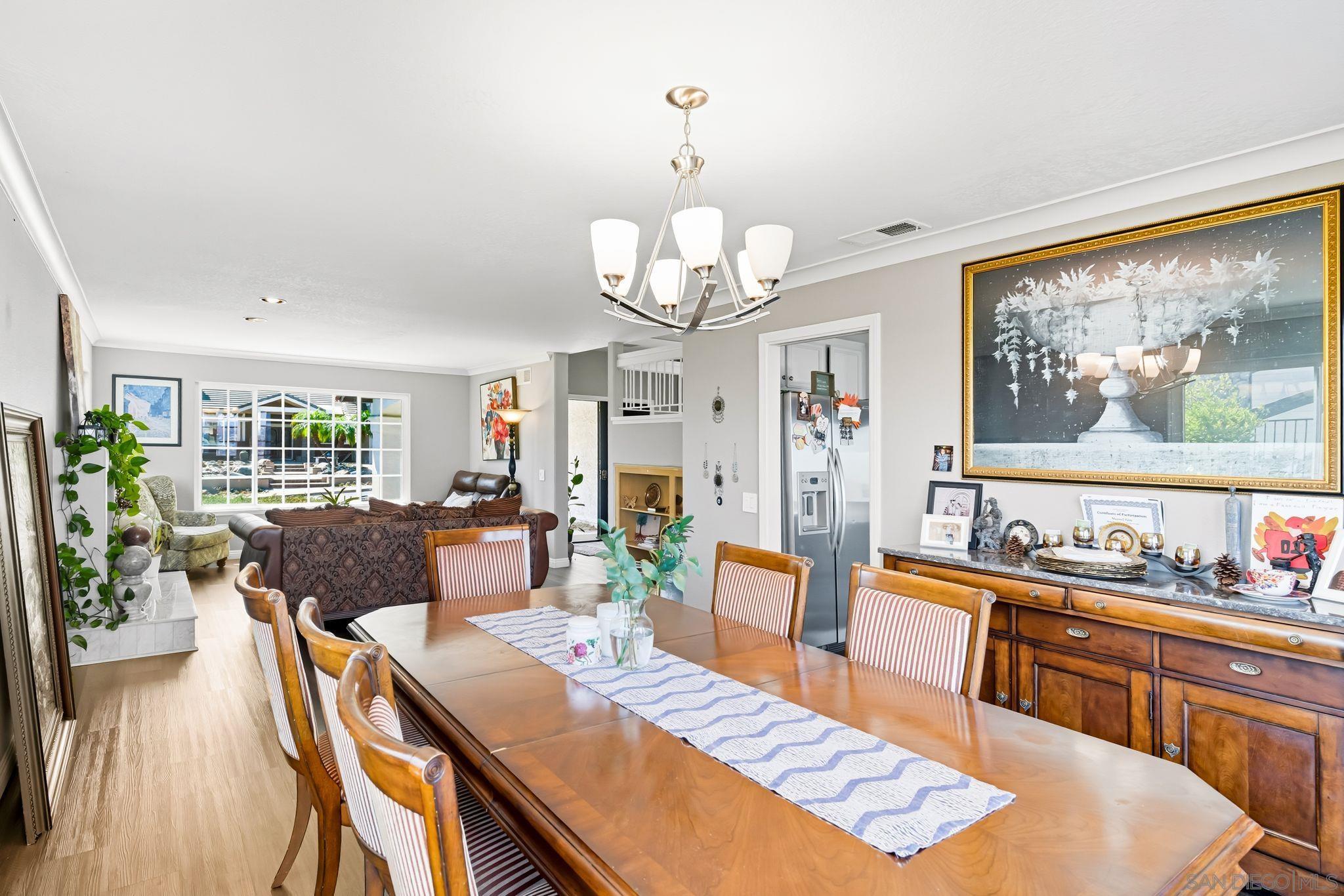 Detail Gallery Image 8 of 24 For 363  Surrey Dr, Bonita,  CA 91902 - 5 Beds | 3/1 Baths