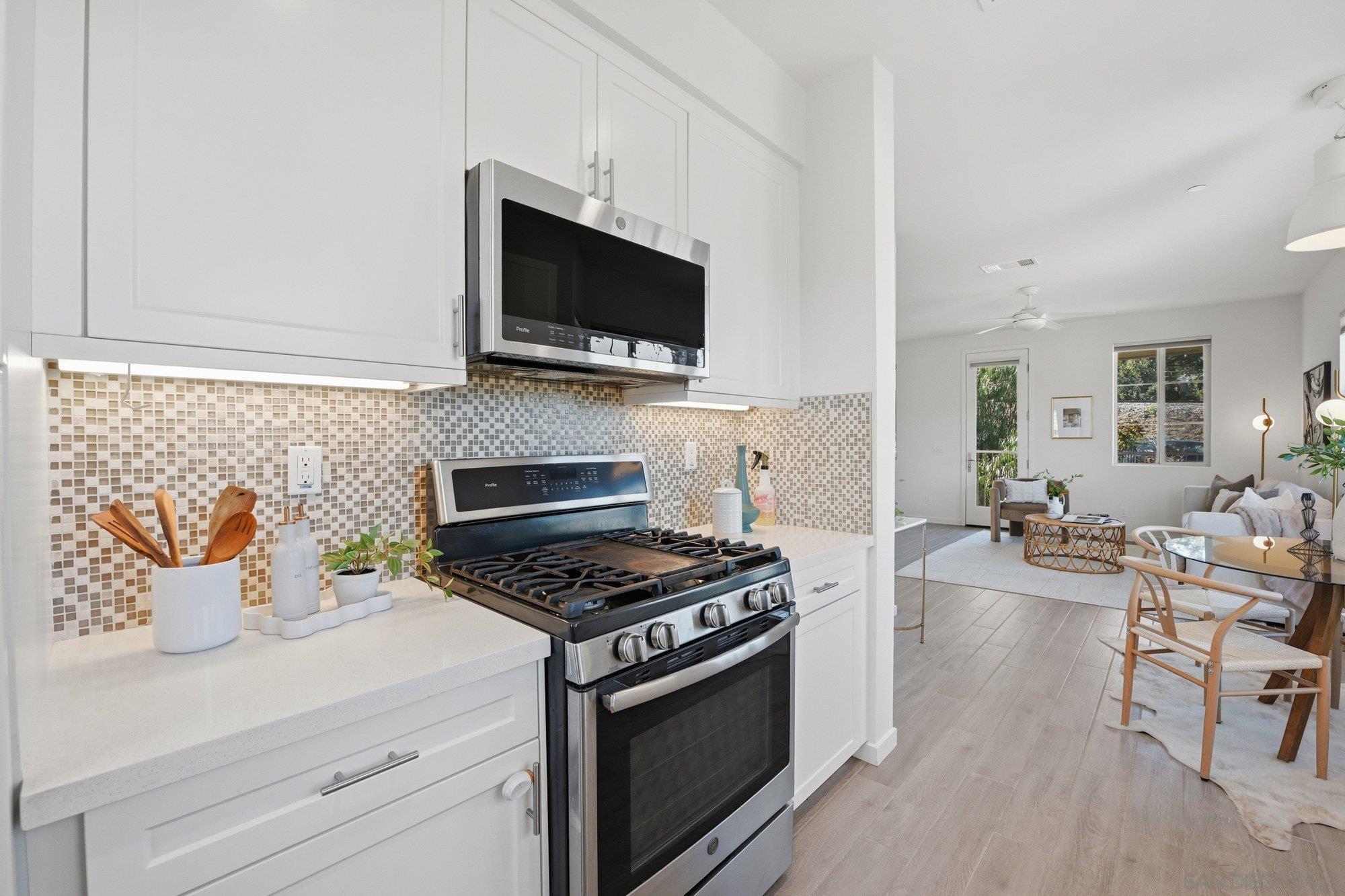 Detail Gallery Image 10 of 27 For 4416  Palm Ave  #12,  La Mesa,  CA 91941 - 3 Beds | 3 Baths