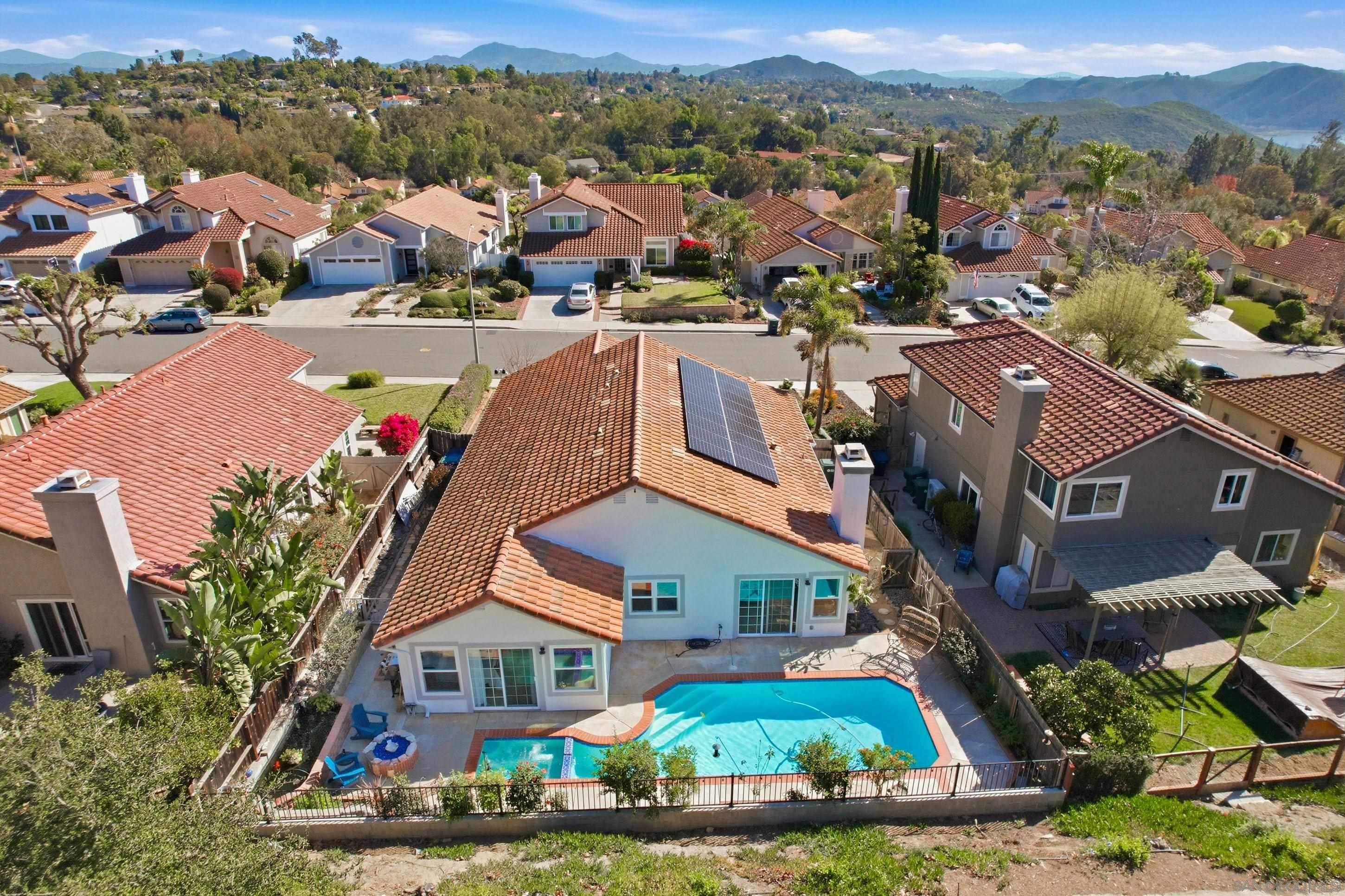 Detail Gallery Image 27 of 33 For 2121  Emberwood Way, Escondido,  CA 92029 - 3 Beds | 2 Baths