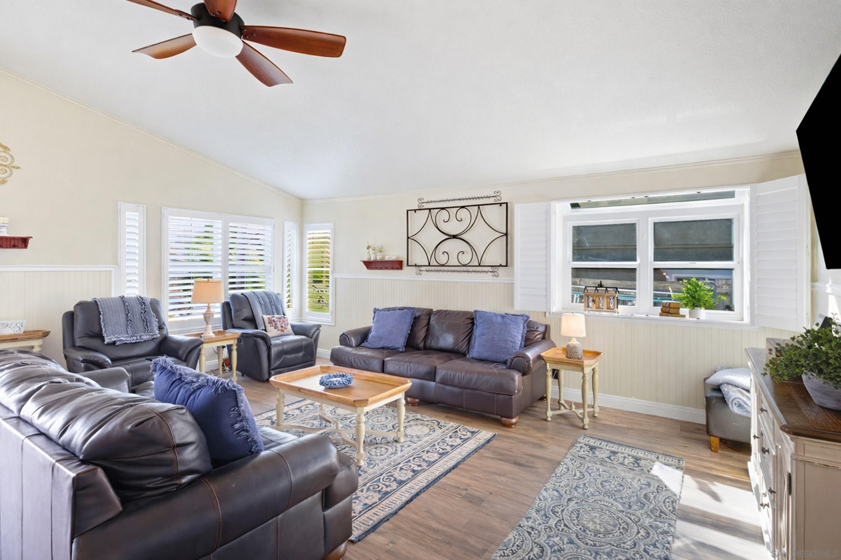 Detail Gallery Image 4 of 33 For 2121  Emberwood Way, Escondido,  CA 92029 - 3 Beds | 2 Baths