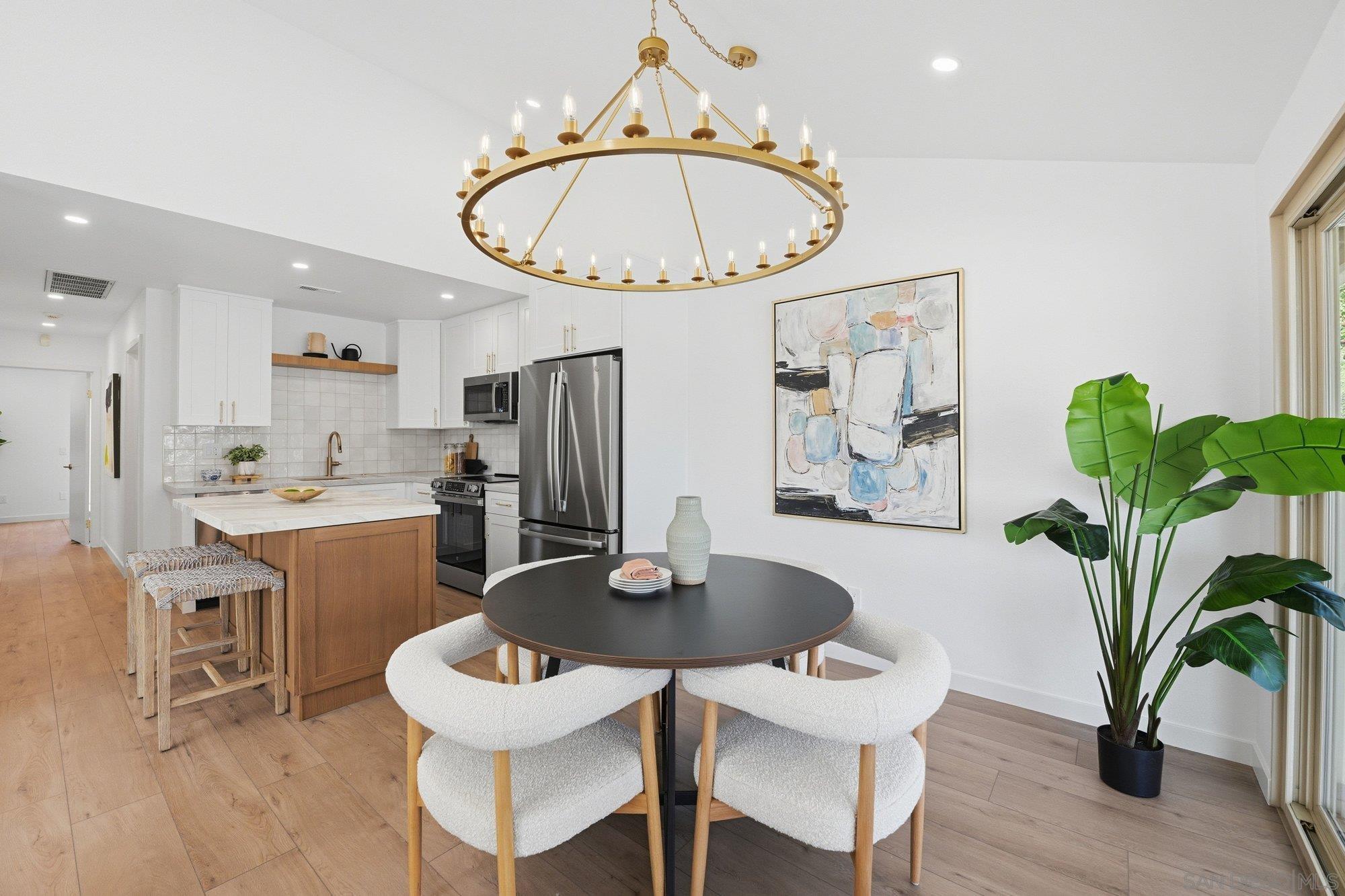 Front Image Thumbnail for SD260002818