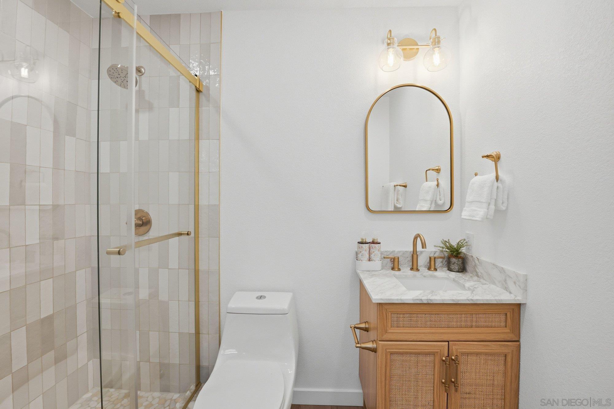 Detail Gallery Image 18 of 28 For 1926  Springdale Ln, Encinitas,  CA 92024 - 3 Beds | 2 Baths