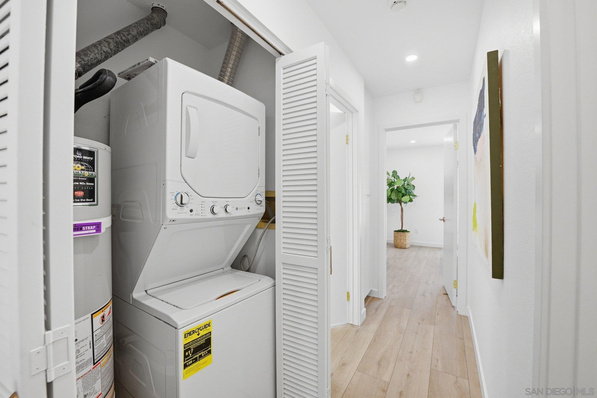 Detail Gallery Image 22 of 28 For 1926  Springdale Ln, Encinitas,  CA 92024 - 3 Beds | 2 Baths