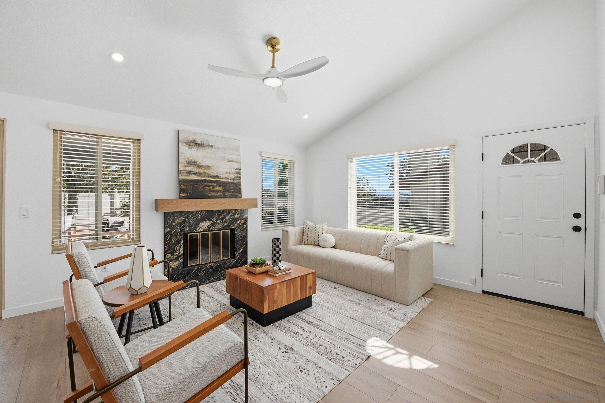 Detail Gallery Image 4 of 28 For 1926  Springdale Ln, Encinitas,  CA 92024 - 3 Beds | 2 Baths