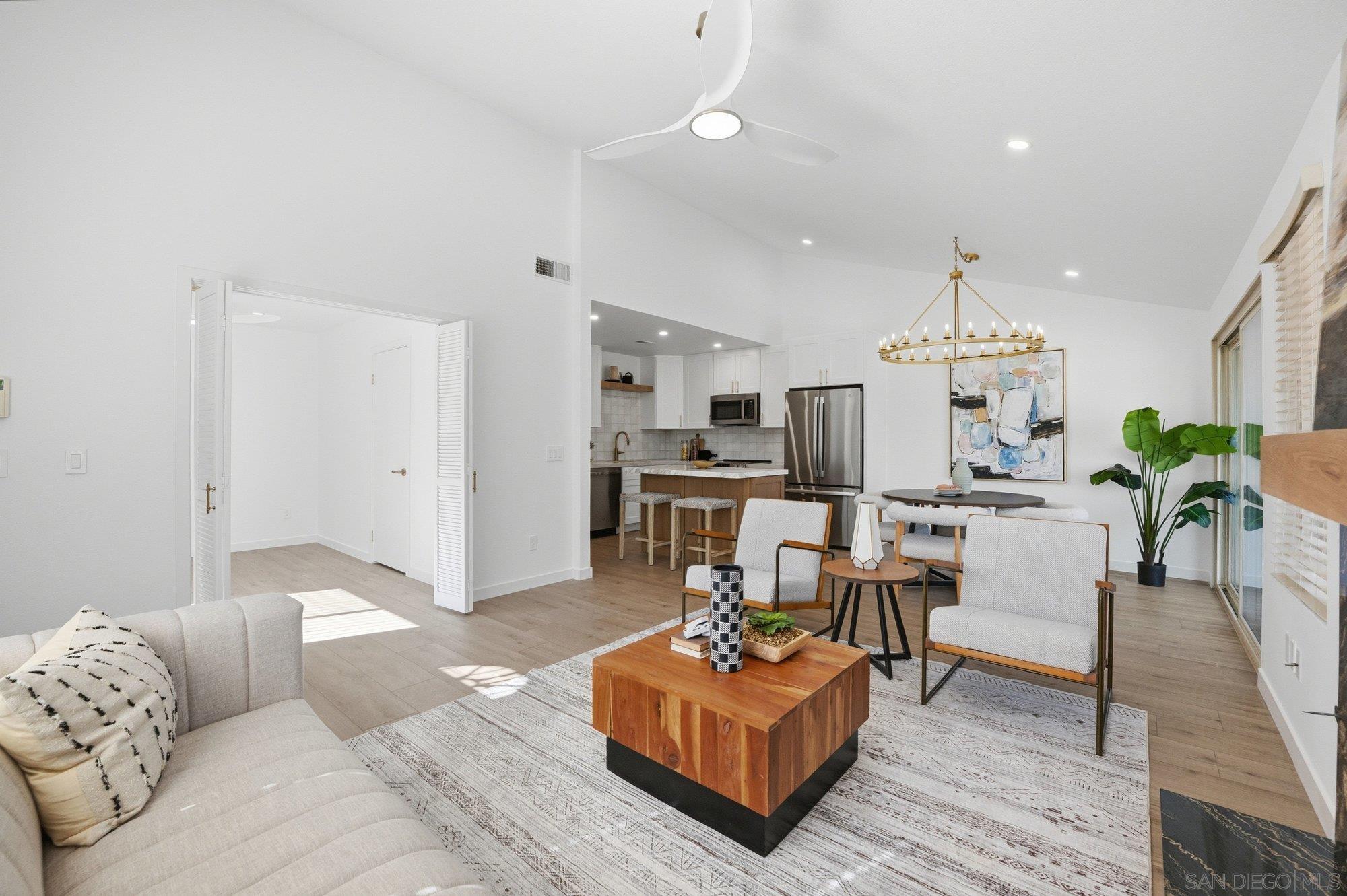 Detail Gallery Image 7 of 28 For 1926  Springdale Ln, Encinitas,  CA 92024 - 3 Beds | 2 Baths