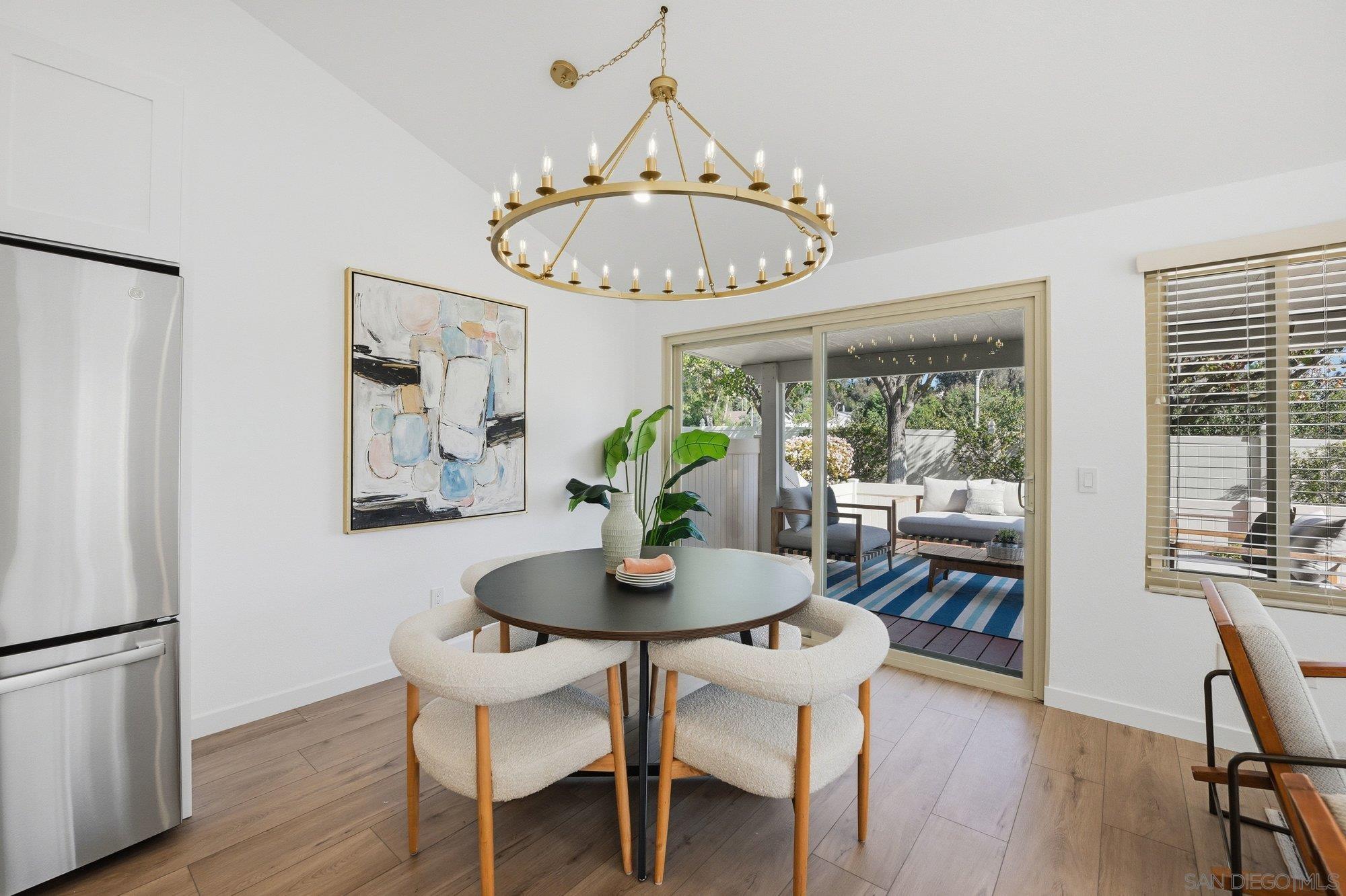 Detail Gallery Image 8 of 28 For 1926  Springdale Ln, Encinitas,  CA 92024 - 3 Beds | 2 Baths