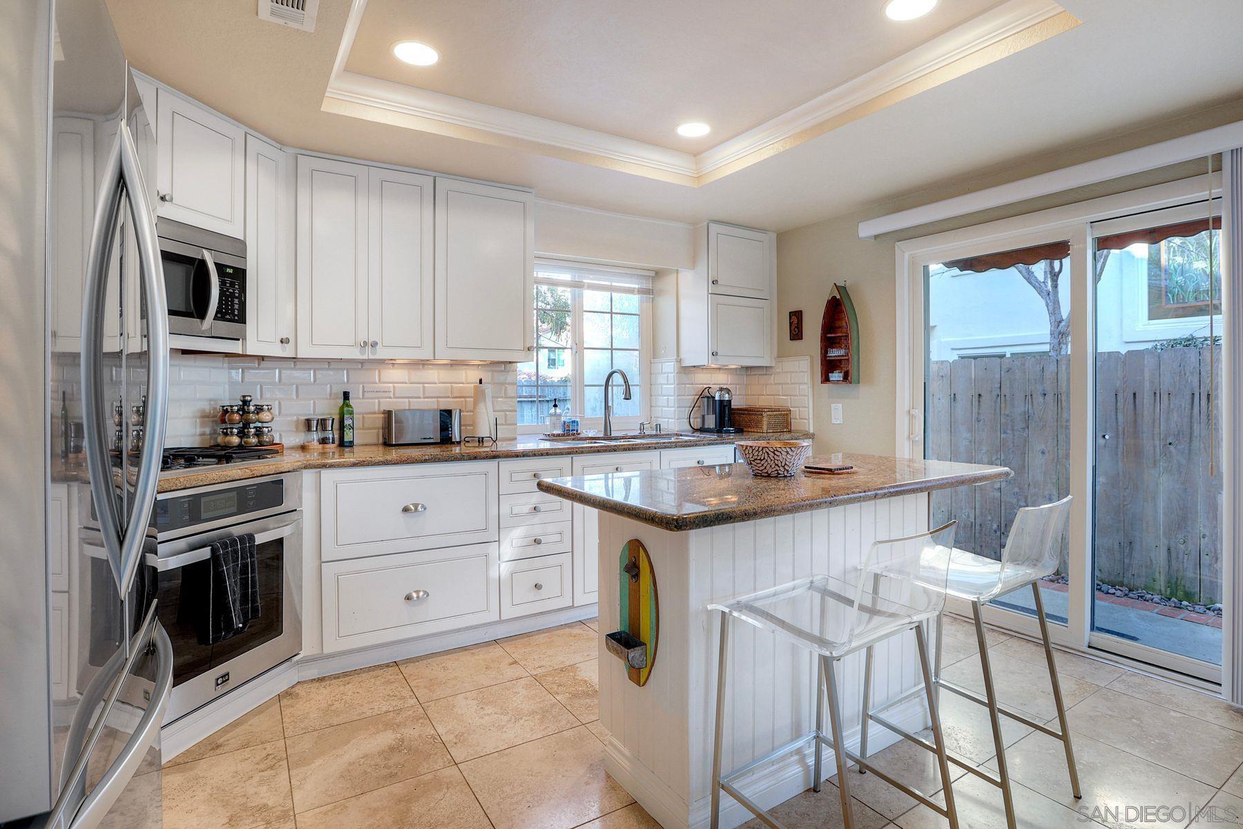 Detail Gallery Image 16 of 51 For 2037  Countrywood Way, Encinitas,  CA 92024 - 2 Beds | 2 Baths