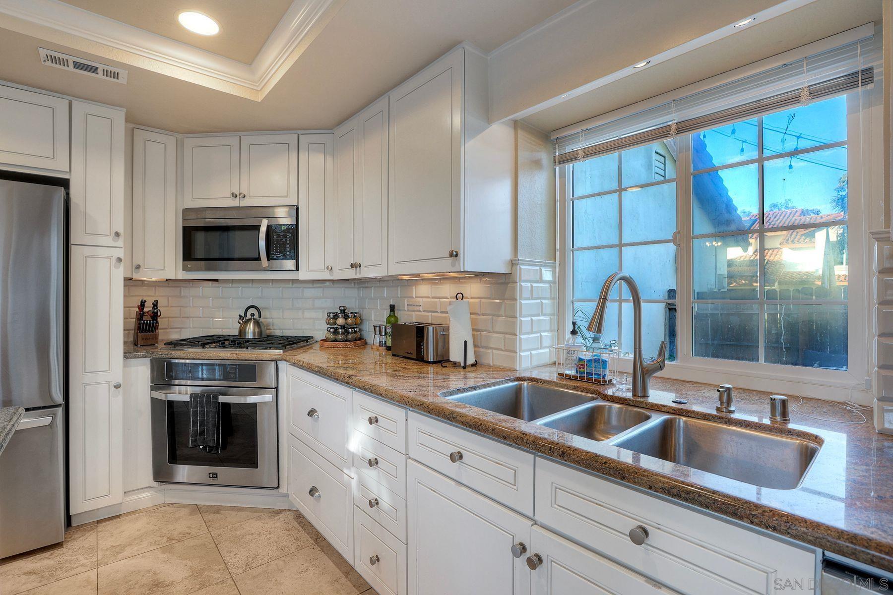 Detail Gallery Image 21 of 51 For 2037  Countrywood Way, Encinitas,  CA 92024 - 2 Beds | 2 Baths