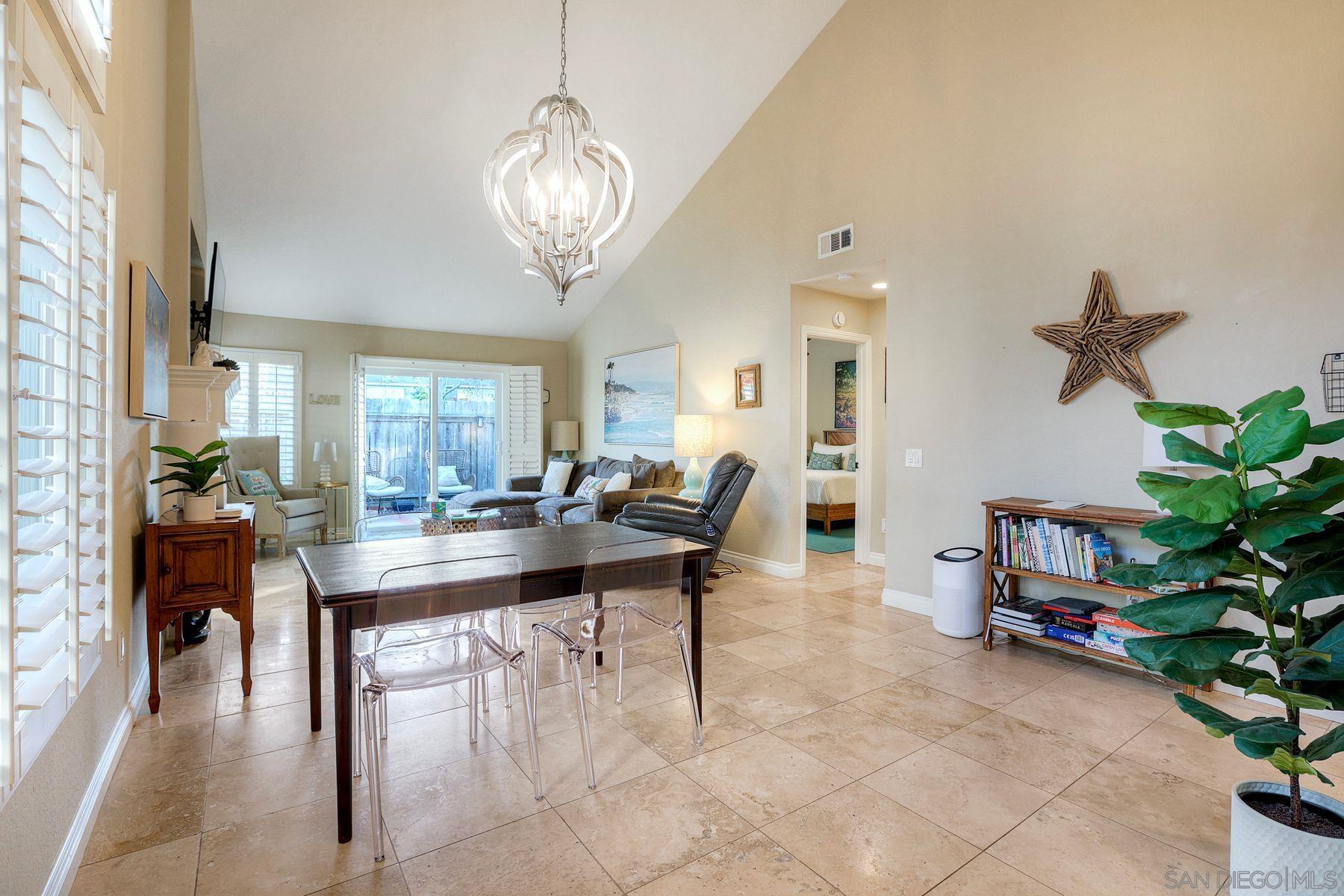 Detail Gallery Image 9 of 51 For 2037  Countrywood Way, Encinitas,  CA 92024 - 2 Beds | 2 Baths