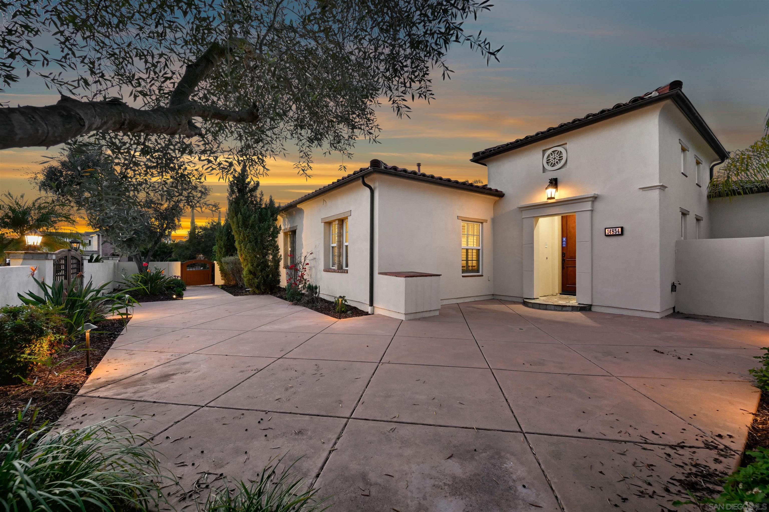 Detail Gallery Image 4 of 55 For 14854  Eden Mills Pl, San Diego,  CA 92131 - 5 Beds | 4/1 Baths