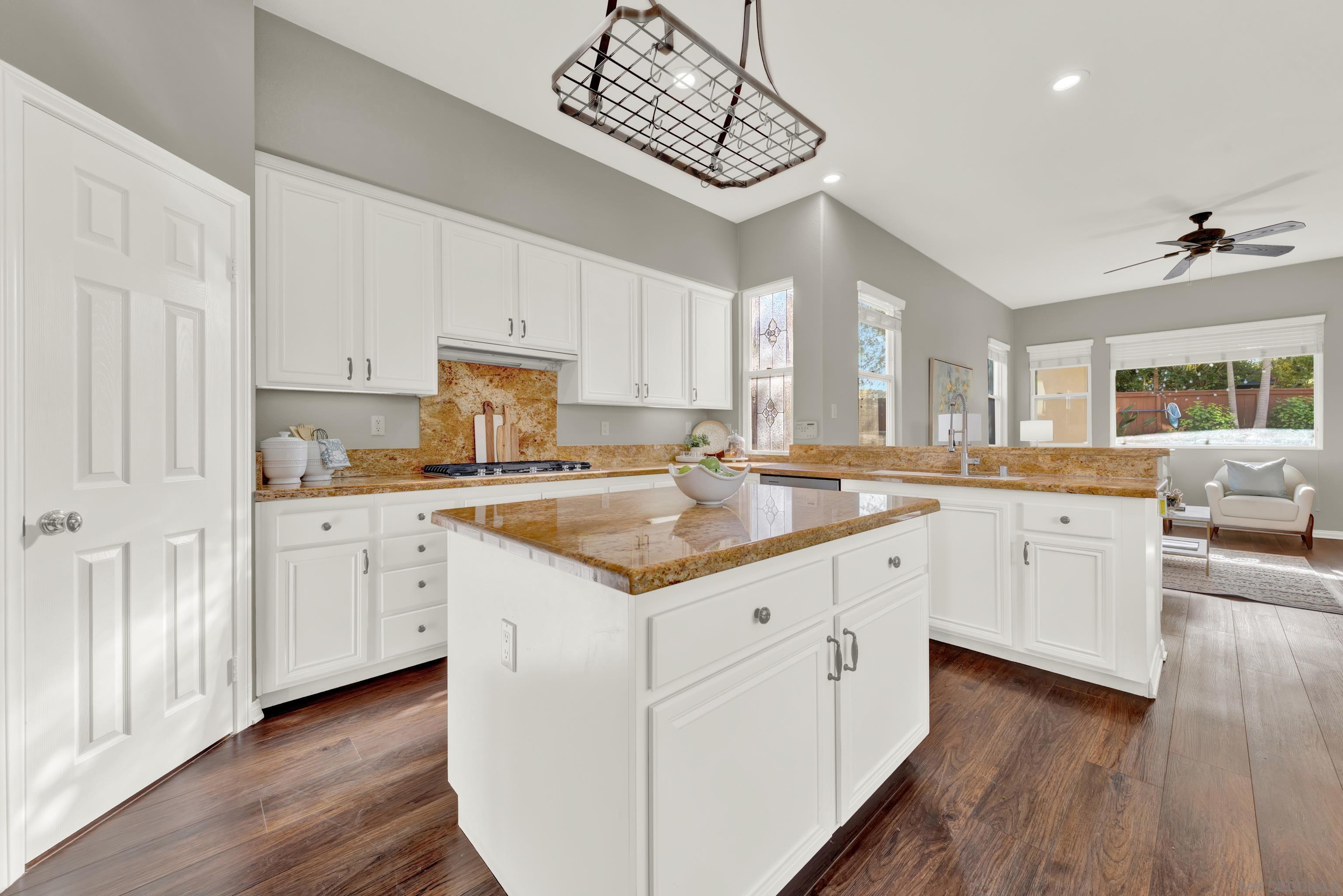 Detail Gallery Image 11 of 65 For 10109  Prairie Fawn Dr, San Diego,  CA 92127 - 5 Beds | 3 Baths