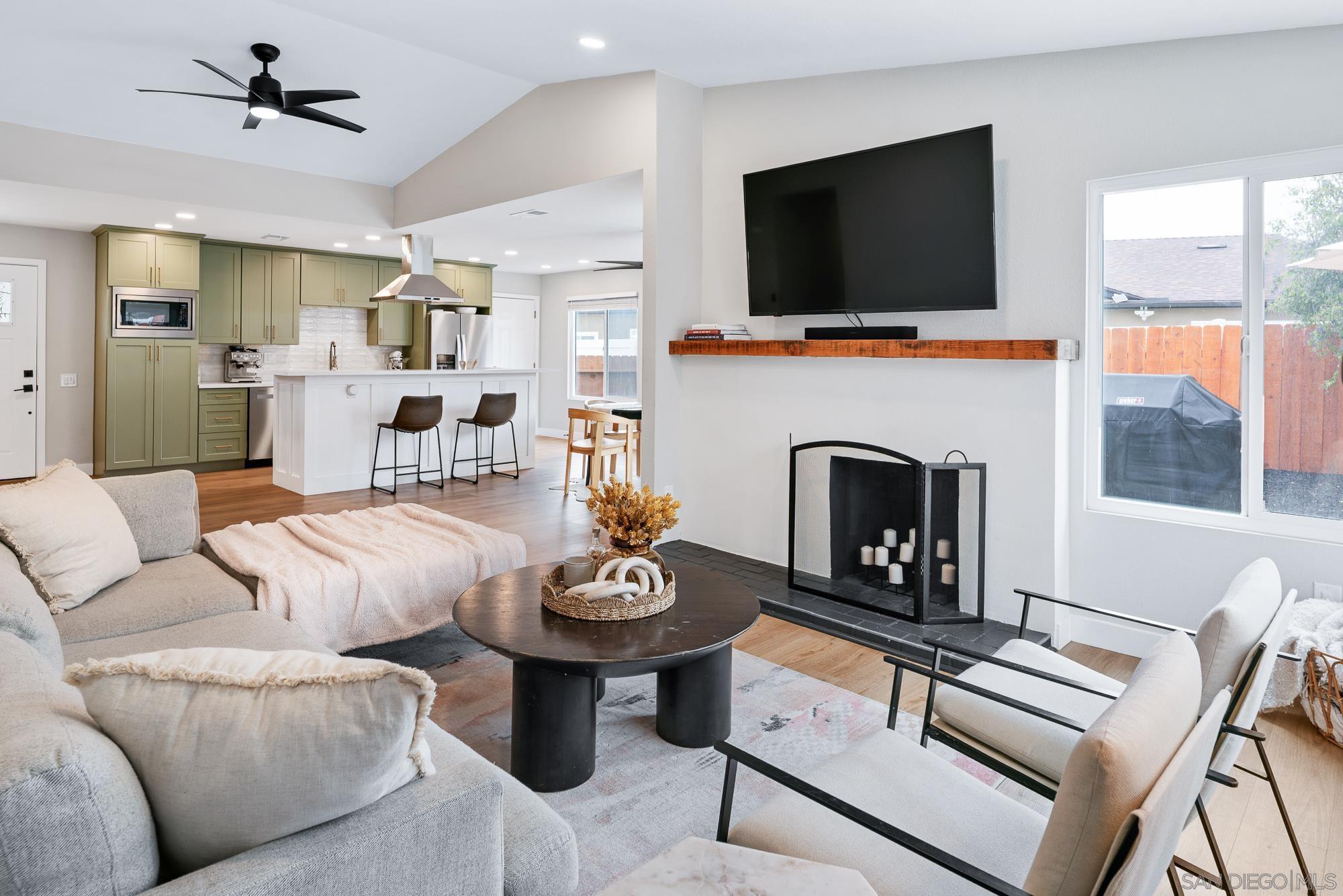 Detail Gallery Image 12 of 46 For 6832  Lazy Clouds, San Diego,  CA 92120 - 3 Beds | 2 Baths