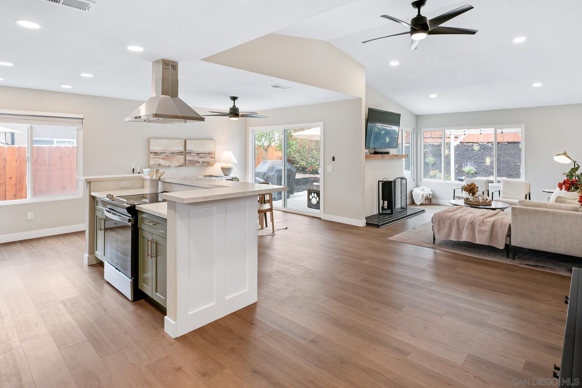 Detail Gallery Image 7 of 46 For 6832  Lazy Clouds, San Diego,  CA 92120 - 3 Beds | 2 Baths