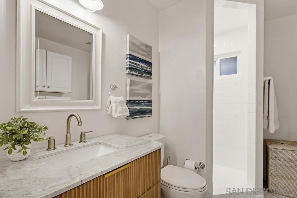 Detail Gallery Image 30 of 75 For 4460  Niagara Avenue, San Diego,  CA 92107 - 4 Beds | 4 Baths