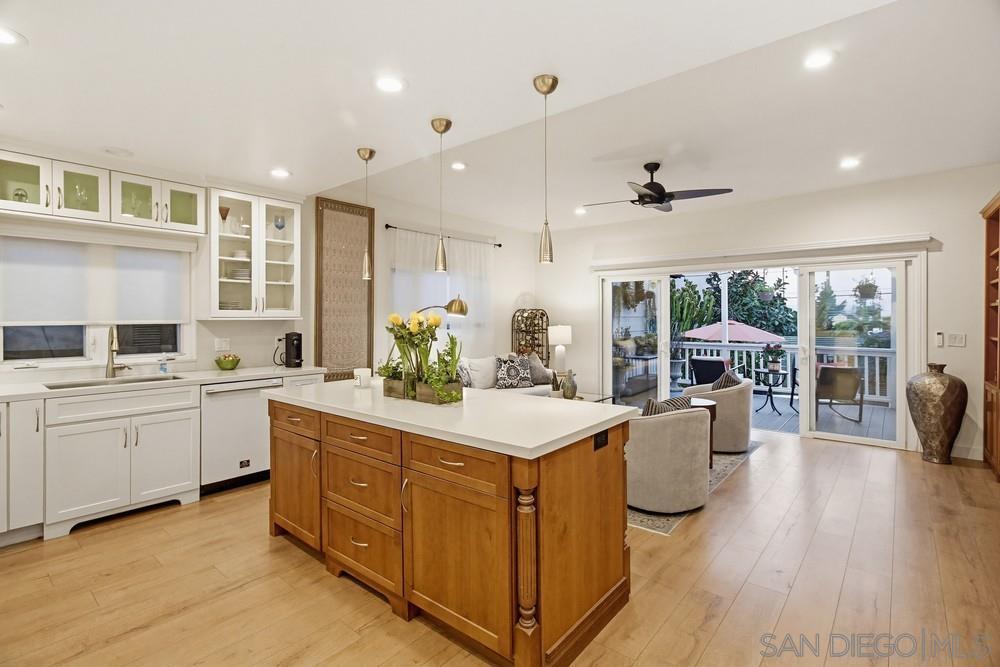 Detail Gallery Image 10 of 75 For 4460  Niagara Avenue, San Diego,  CA 92107 - 4 Beds | 4 Baths