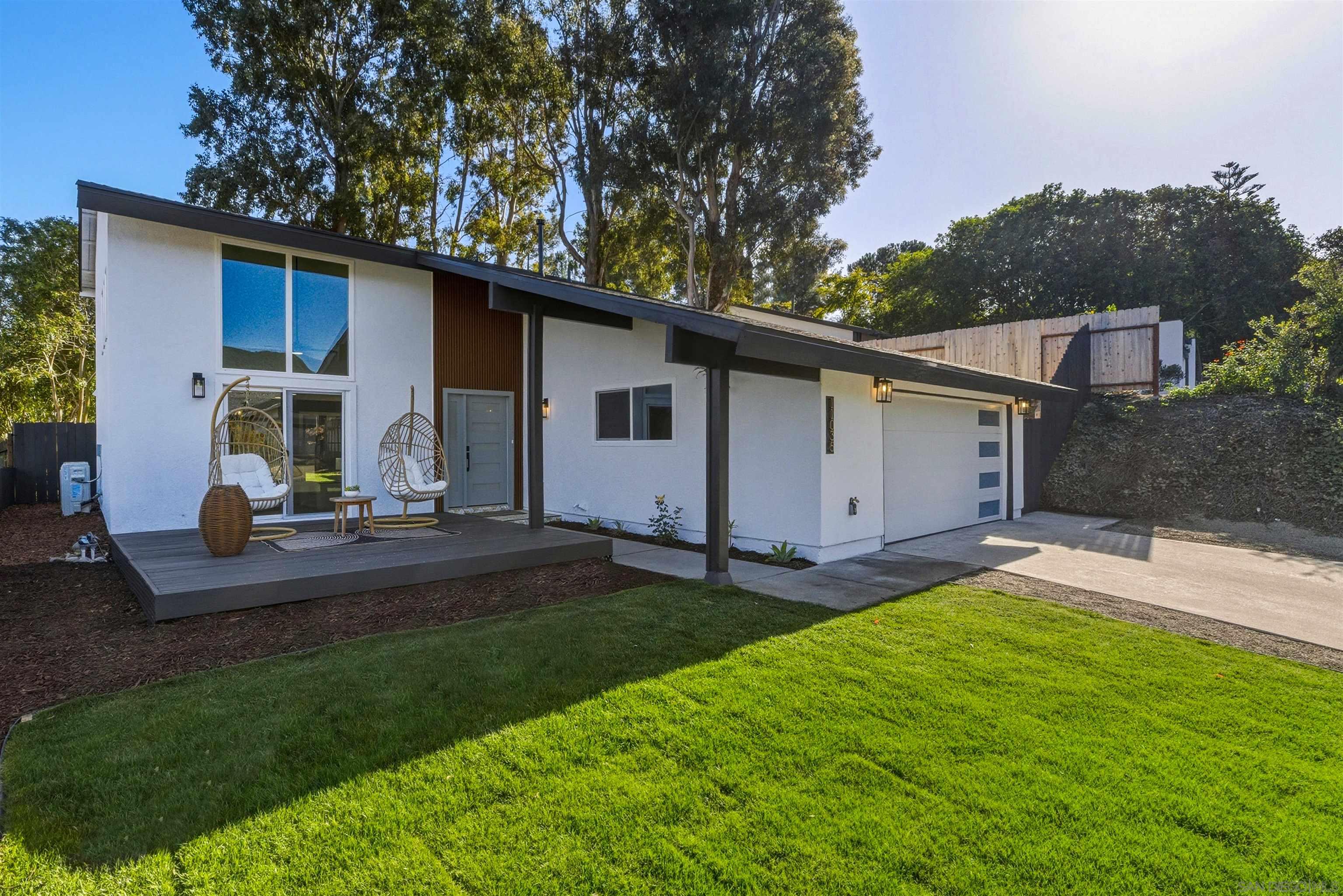 Detail Gallery Image 3 of 37 For 11035  Avenida Maria, San Diego,  CA 92129 - 4 Beds | 3/1 Baths