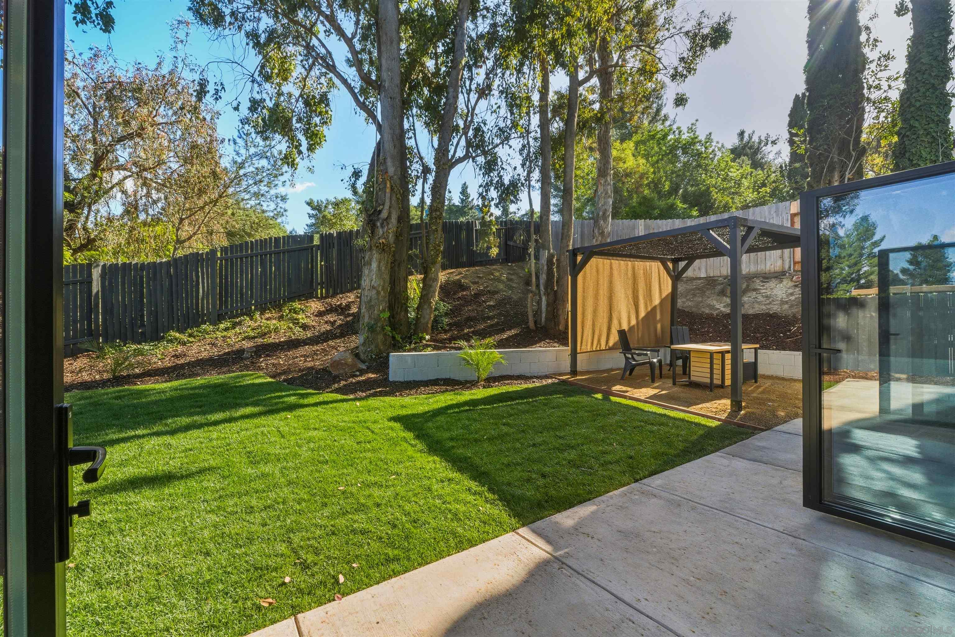 Detail Gallery Image 27 of 37 For 11035  Avenida Maria, San Diego,  CA 92129 - 4 Beds | 3/1 Baths