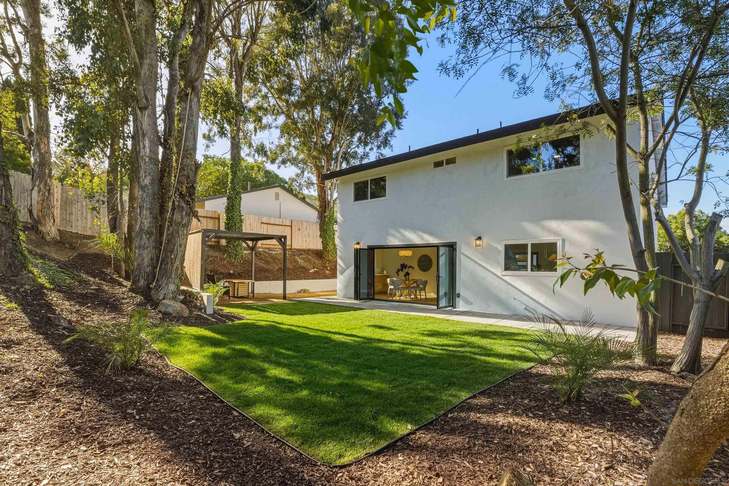 Detail Gallery Image 28 of 37 For 11035  Avenida Maria, San Diego,  CA 92129 - 4 Beds | 3/1 Baths