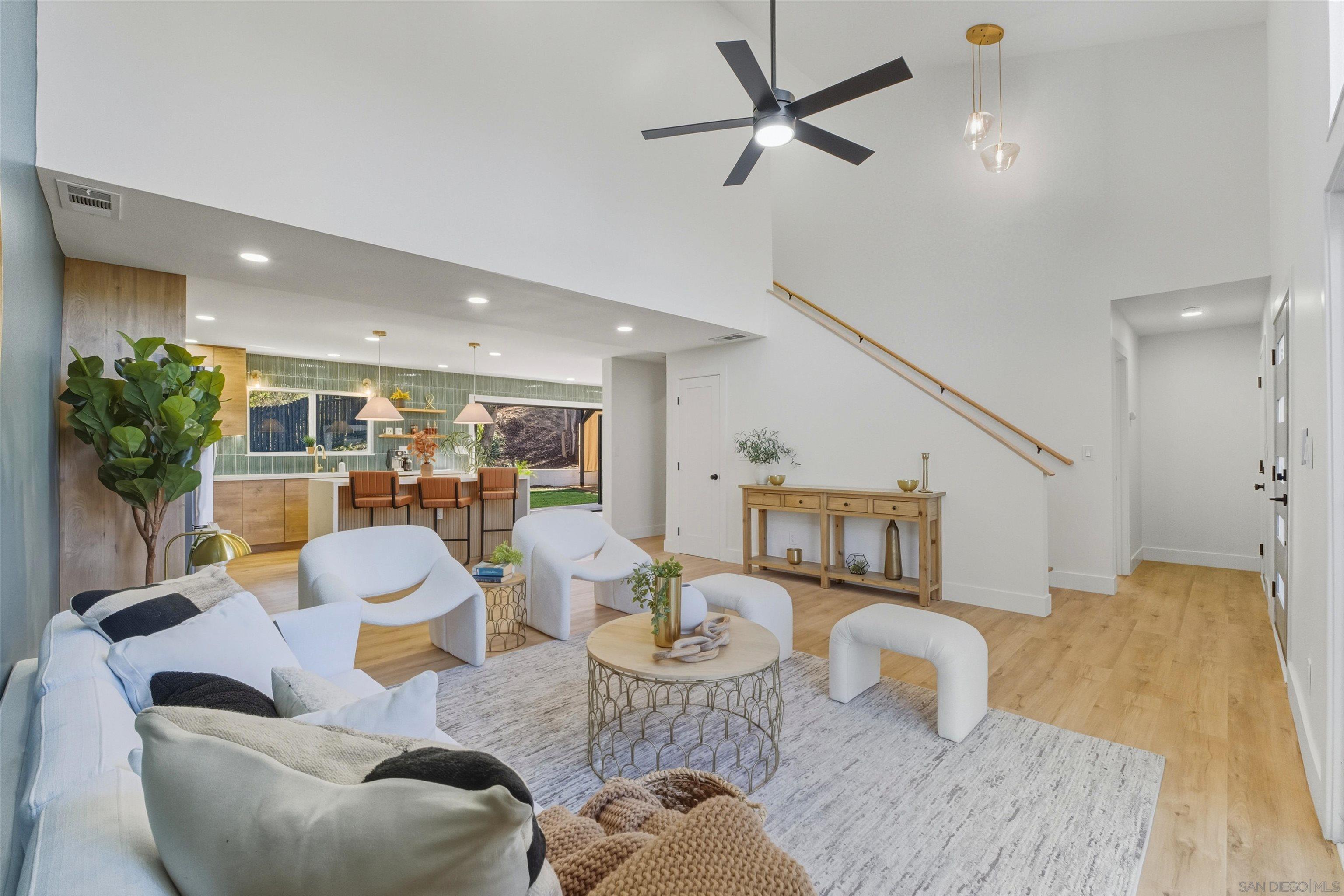 Detail Gallery Image 5 of 37 For 11035  Avenida Maria, San Diego,  CA 92129 - 4 Beds | 3/1 Baths