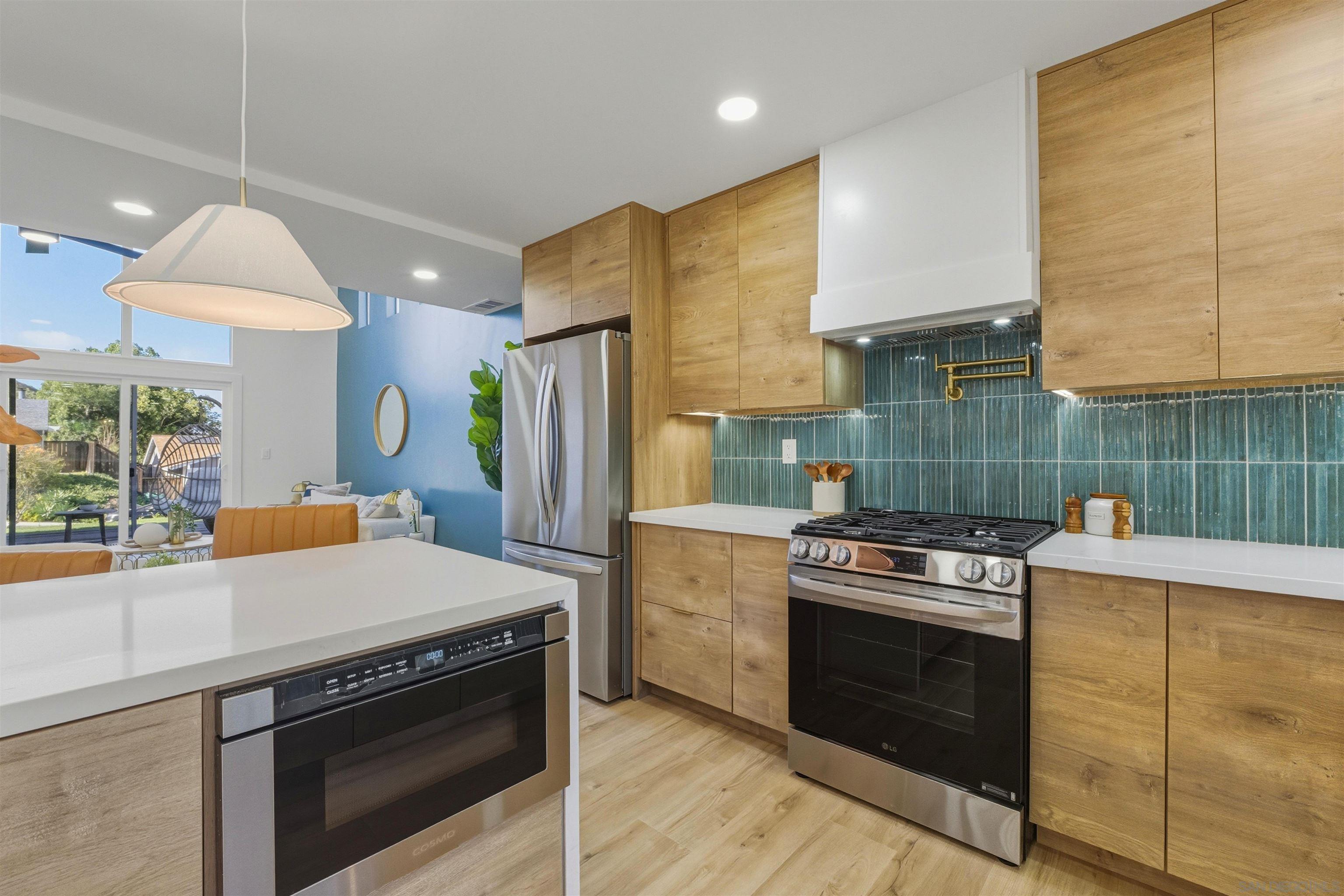 Detail Gallery Image 9 of 37 For 11035  Avenida Maria, San Diego,  CA 92129 - 4 Beds | 3/1 Baths