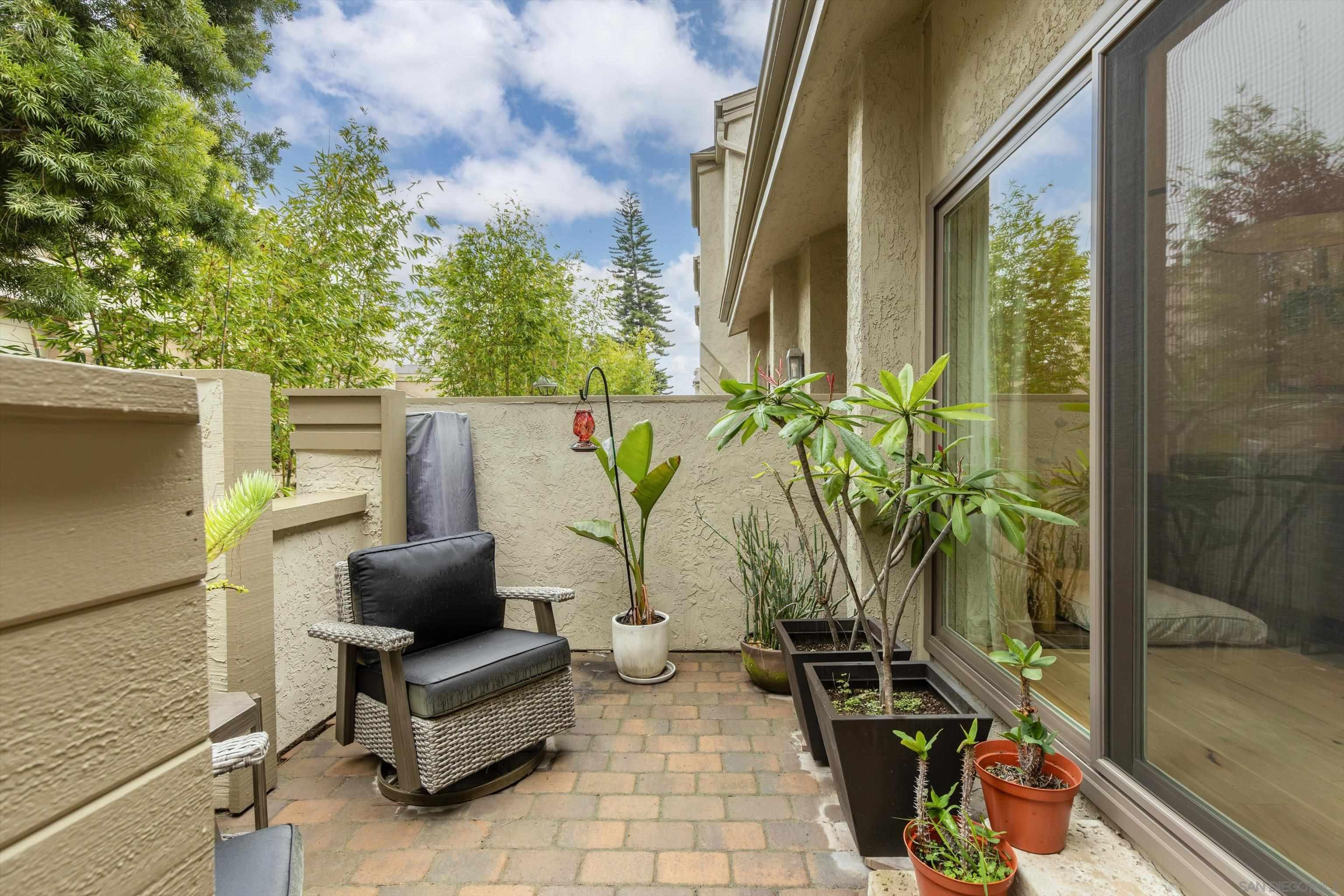 Detail Gallery Image 30 of 38 For 3320  Caminito Eastbluff  #135,  La Jolla,  CA 92037 - 3 Beds | 2/1 Baths