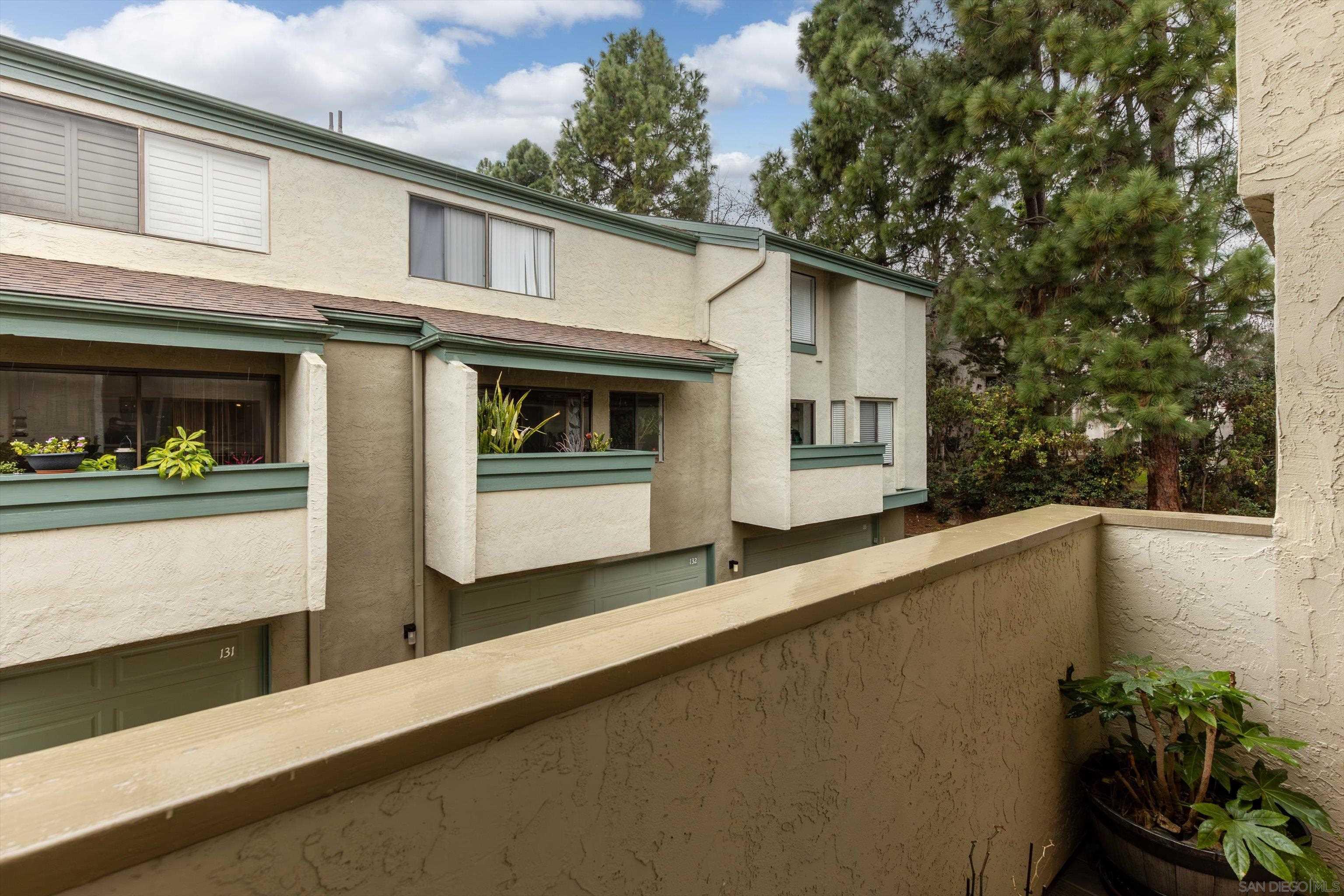 Detail Gallery Image 31 of 38 For 3320  Caminito Eastbluff  #135,  La Jolla,  CA 92037 - 3 Beds | 2/1 Baths