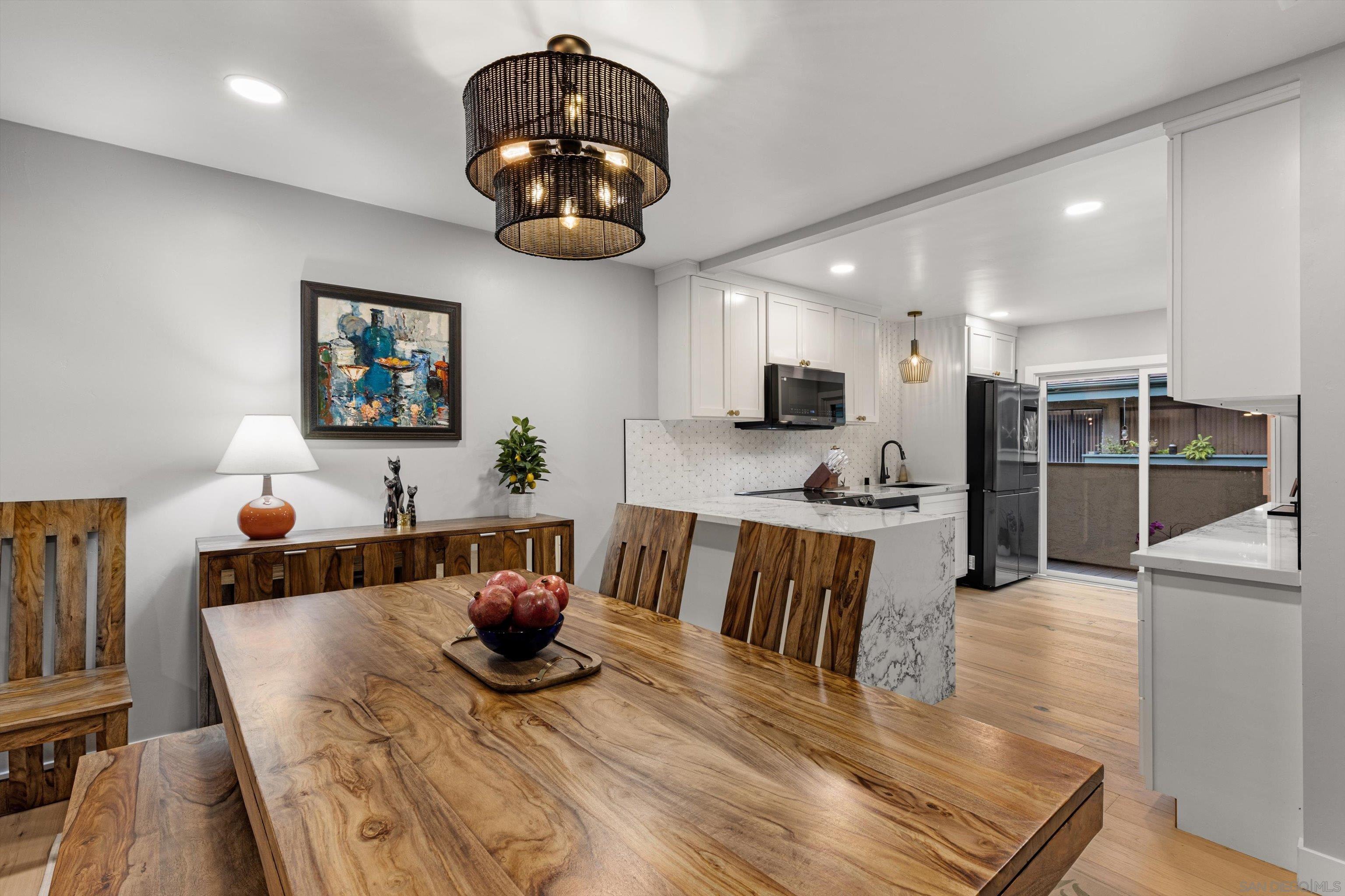 Detail Gallery Image 9 of 38 For 3320  Caminito Eastbluff  #135,  La Jolla,  CA 92037 - 3 Beds | 2/1 Baths