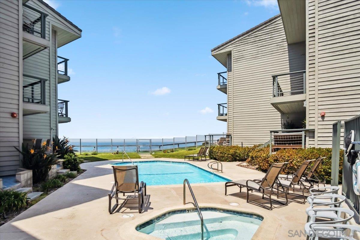 Detail Gallery Image 25 of 49 For 940  Sealane Dr  #5,  Encinitas,  CA 92024 - 2 Beds | 2 Baths