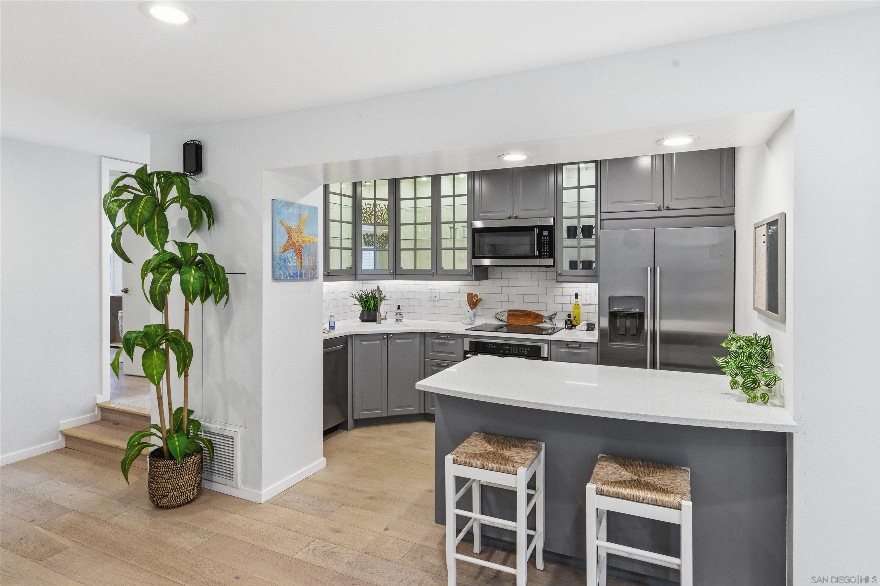 Detail Gallery Image 7 of 49 For 940  Sealane Dr  #5,  Encinitas,  CA 92024 - 2 Beds | 2 Baths