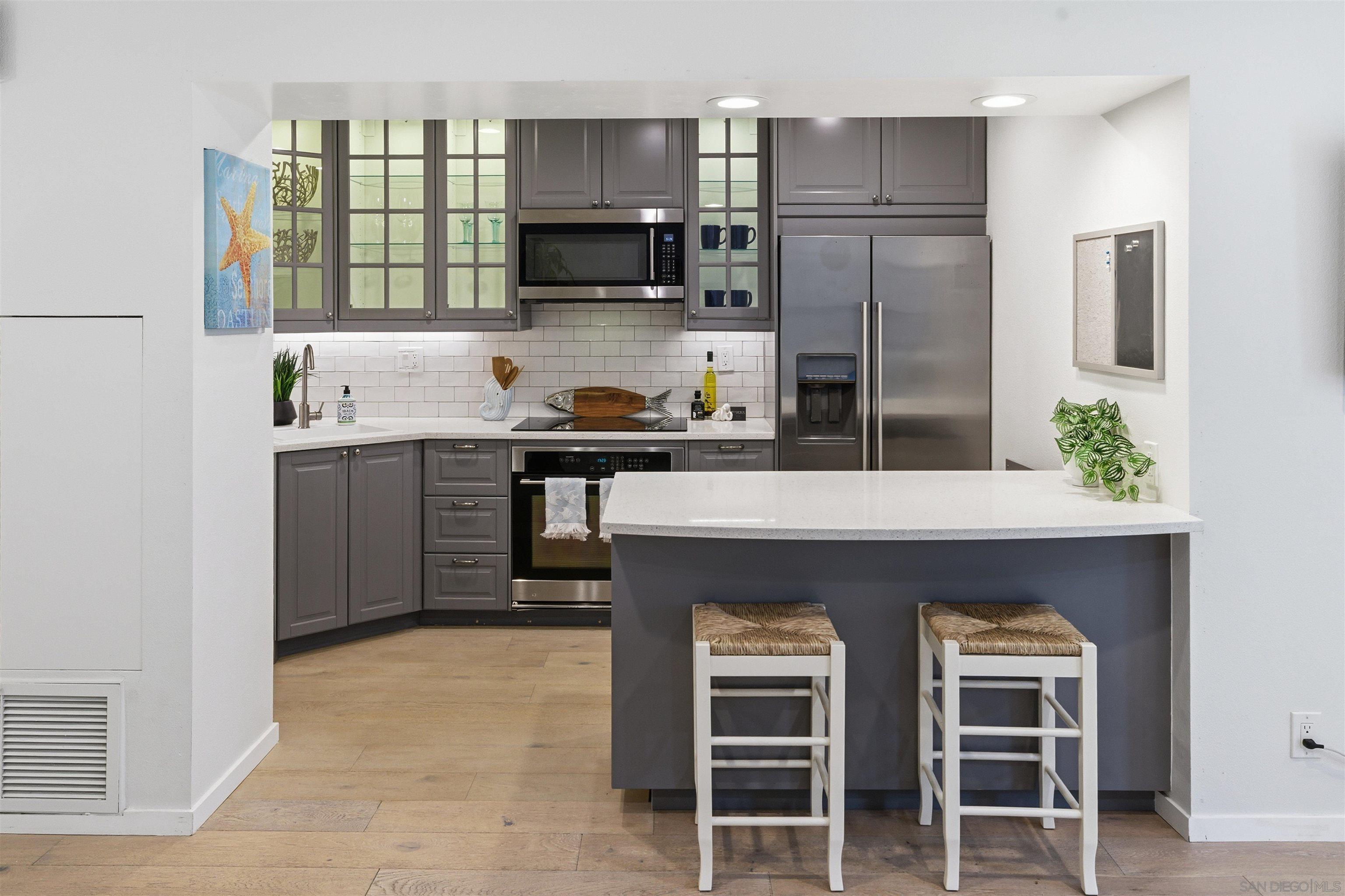 Detail Gallery Image 8 of 49 For 940  Sealane Dr  #5,  Encinitas,  CA 92024 - 2 Beds | 2 Baths