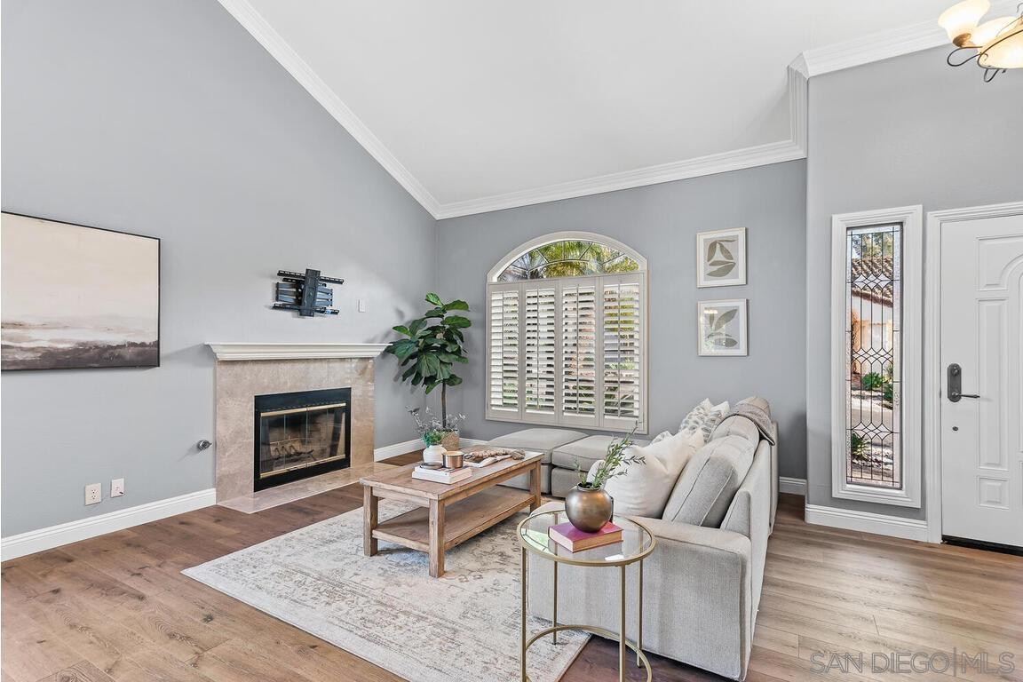 Detail Gallery Image 4 of 45 For 9160  Paseo Cresta, Santee,  CA 92071 - 3 Beds | 2 Baths