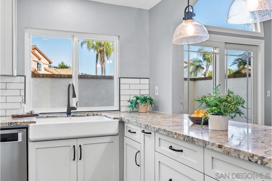 Detail Gallery Image 10 of 45 For 9160  Paseo Cresta, Santee,  CA 92071 - 3 Beds | 2 Baths