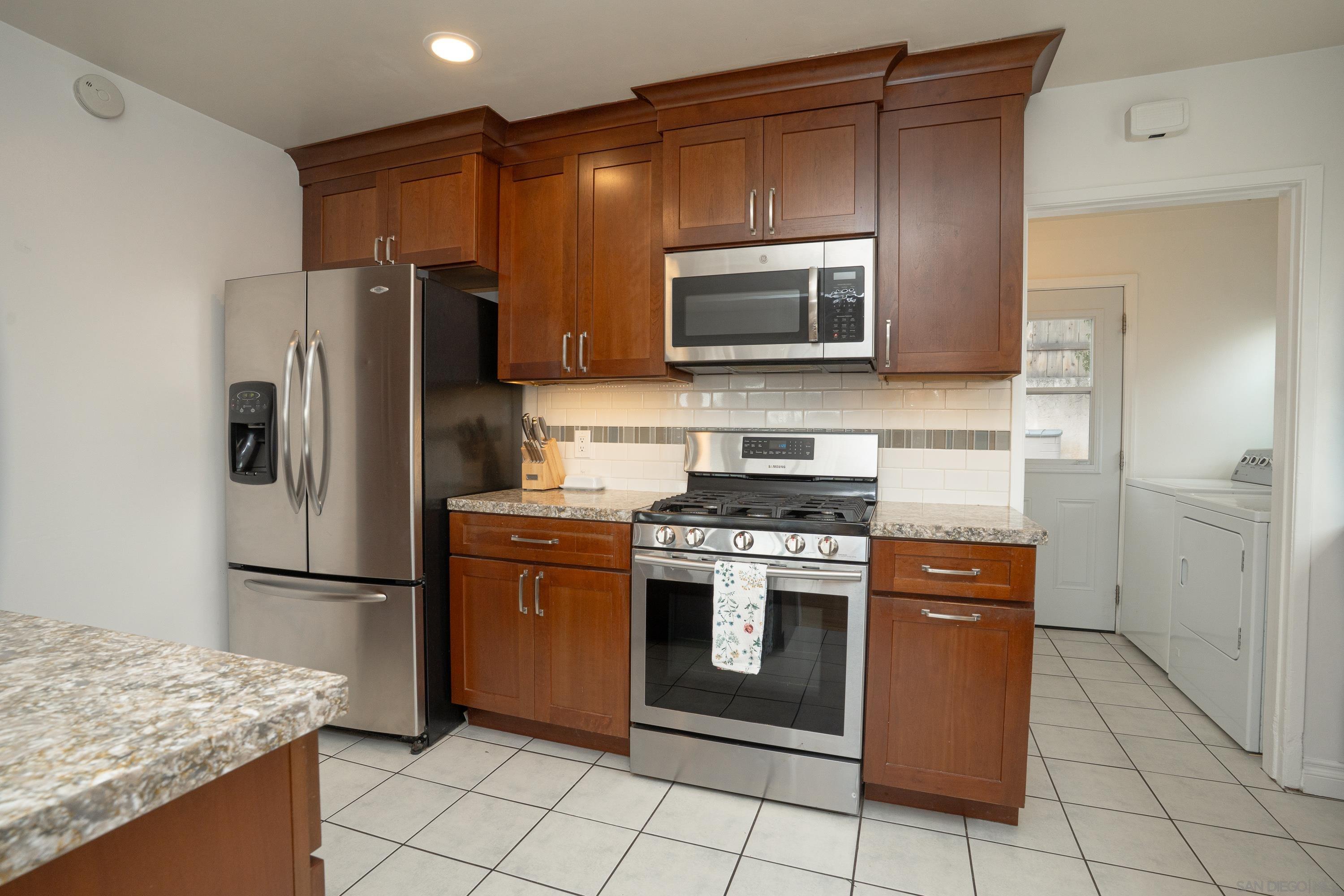 Detail Gallery Image 13 of 38 For 4810  Twain Ave., San Diego,  CA 92120 - 3 Beds | 2 Baths