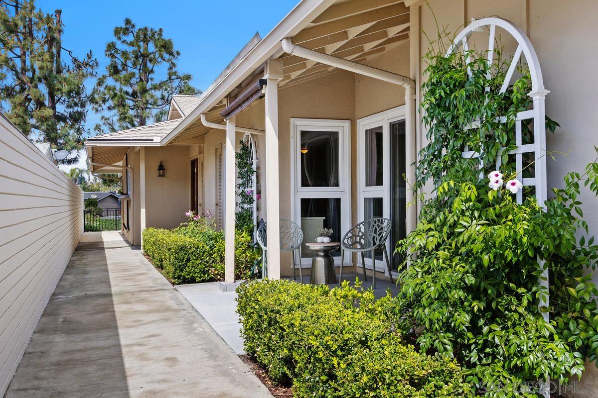 Detail Gallery Image 2 of 25 For 1448  La Linda Dr, San Marcos,  CA 92078 - 2 Beds | 2 Baths