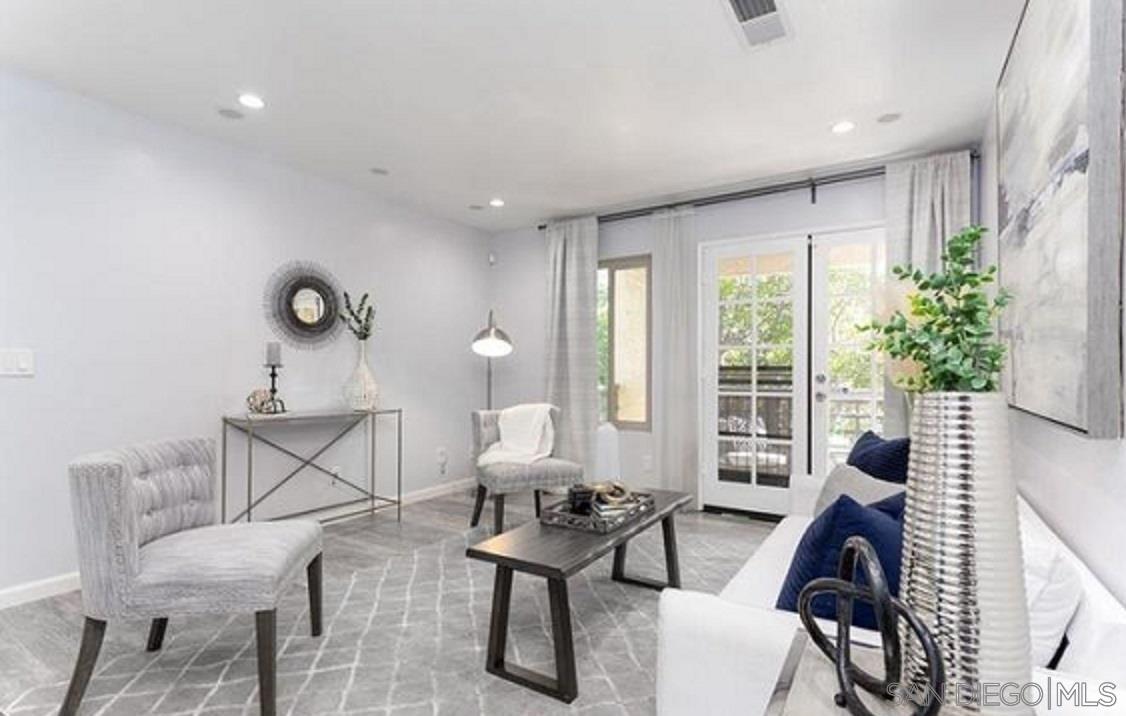 Detail Gallery Image 5 of 6 For 8605  Arminda Cir  #6,  Santee,  CA 92071 - 2 Beds | 2 Baths