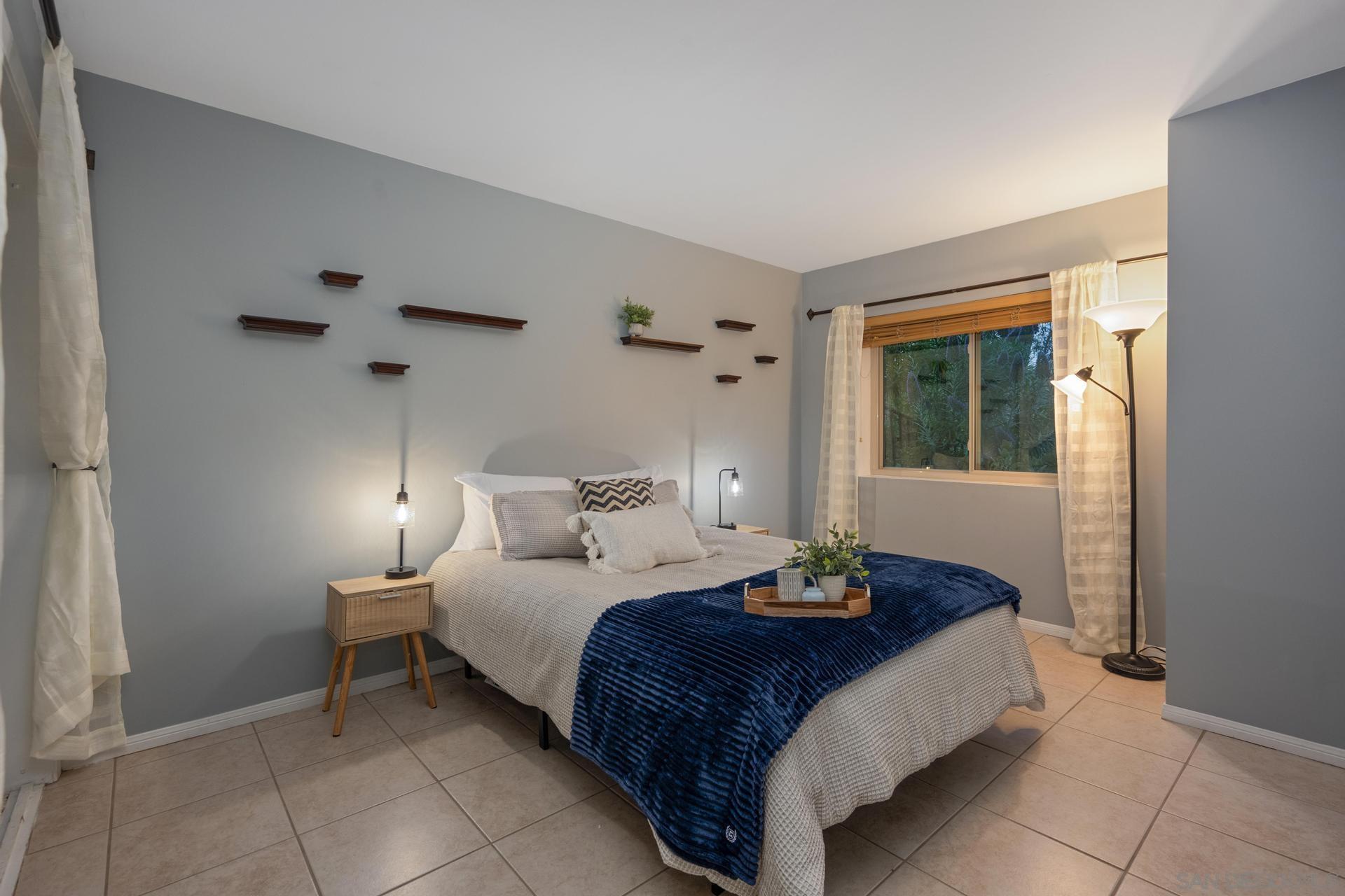 Detail Gallery Image 19 of 34 For 10575  Spruce Grove Ave, San Diego,  CA 92131 - 5 Beds | 3/1 Baths