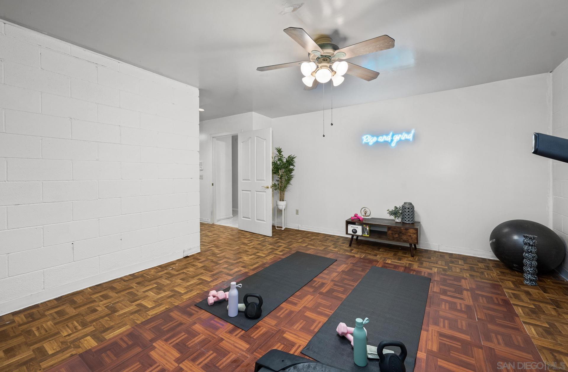 Detail Gallery Image 22 of 34 For 10575  Spruce Grove Ave, San Diego,  CA 92131 - 5 Beds | 3/1 Baths